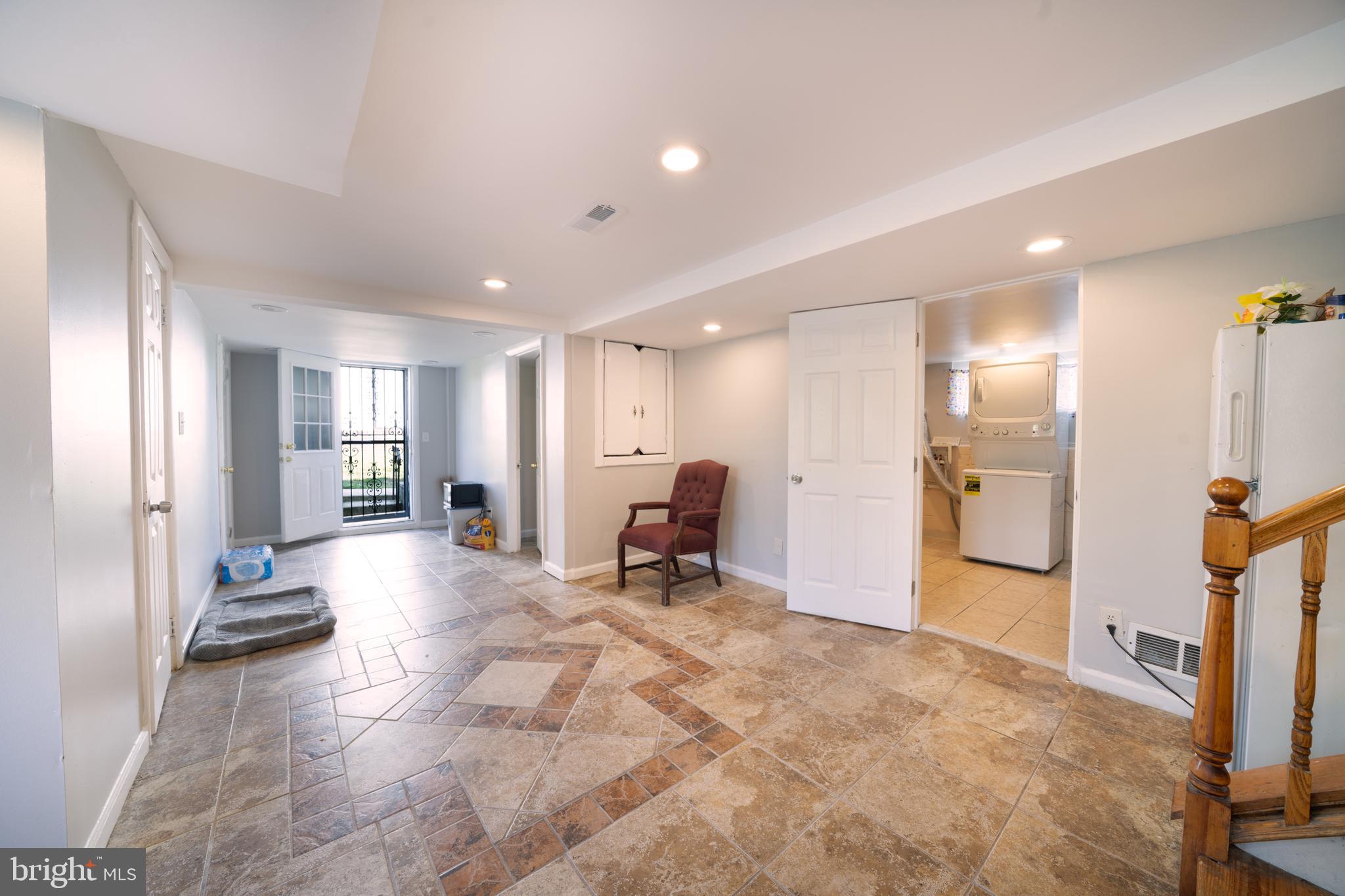 SHIRLEY HILLS - Residential