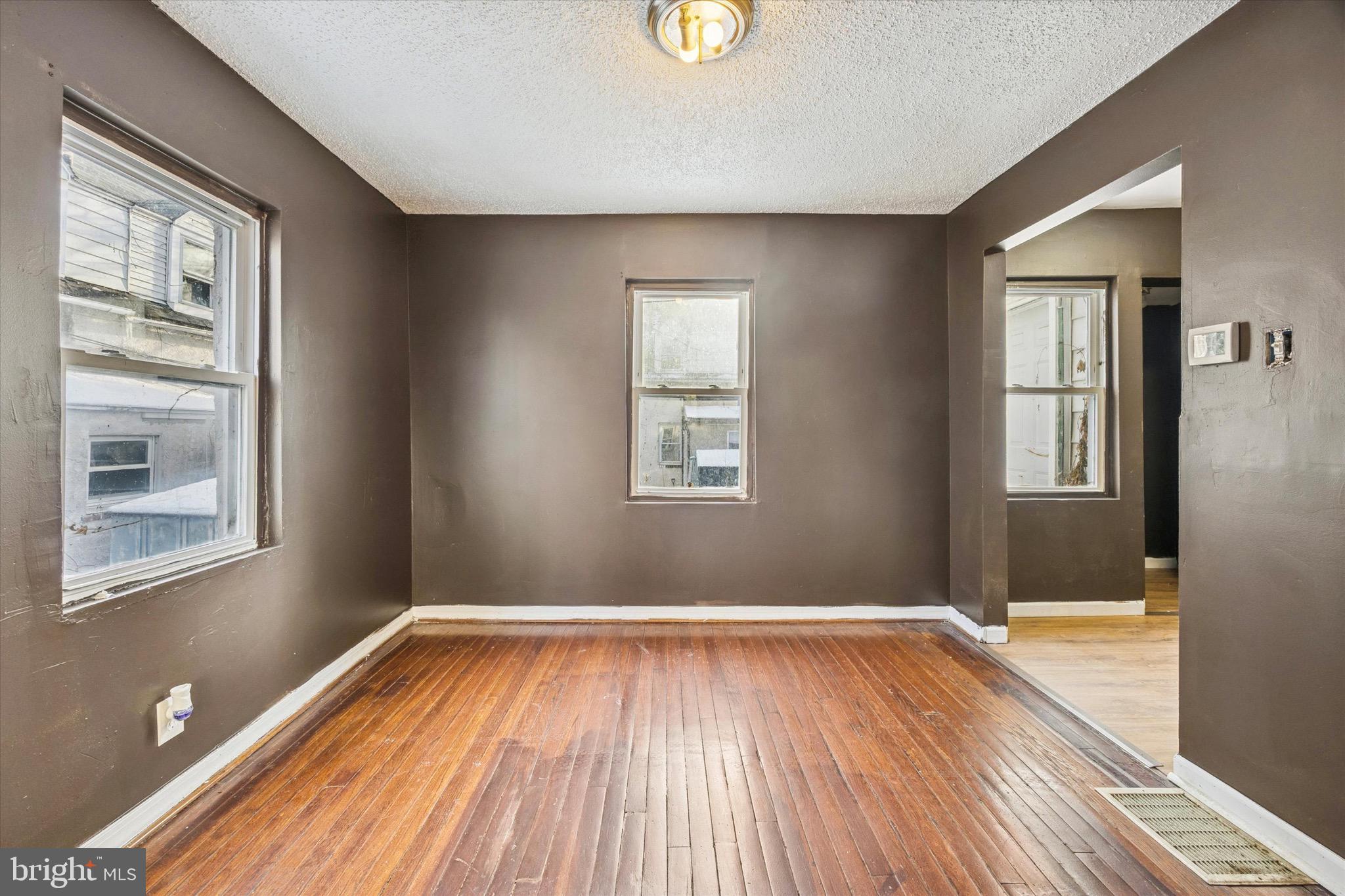 SUN VILLAGE - Residential