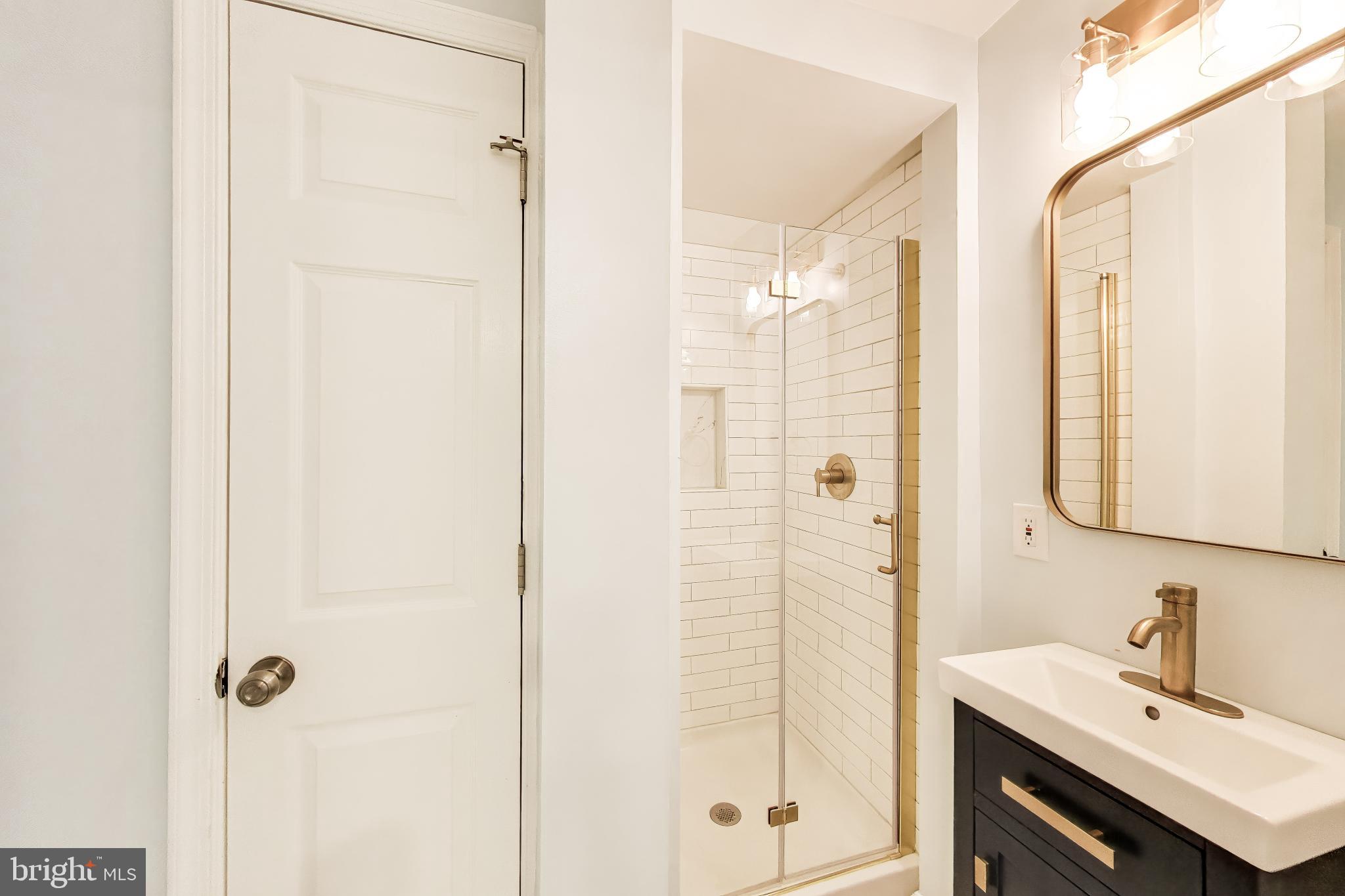 KING FARM WATKINS POND - Residential