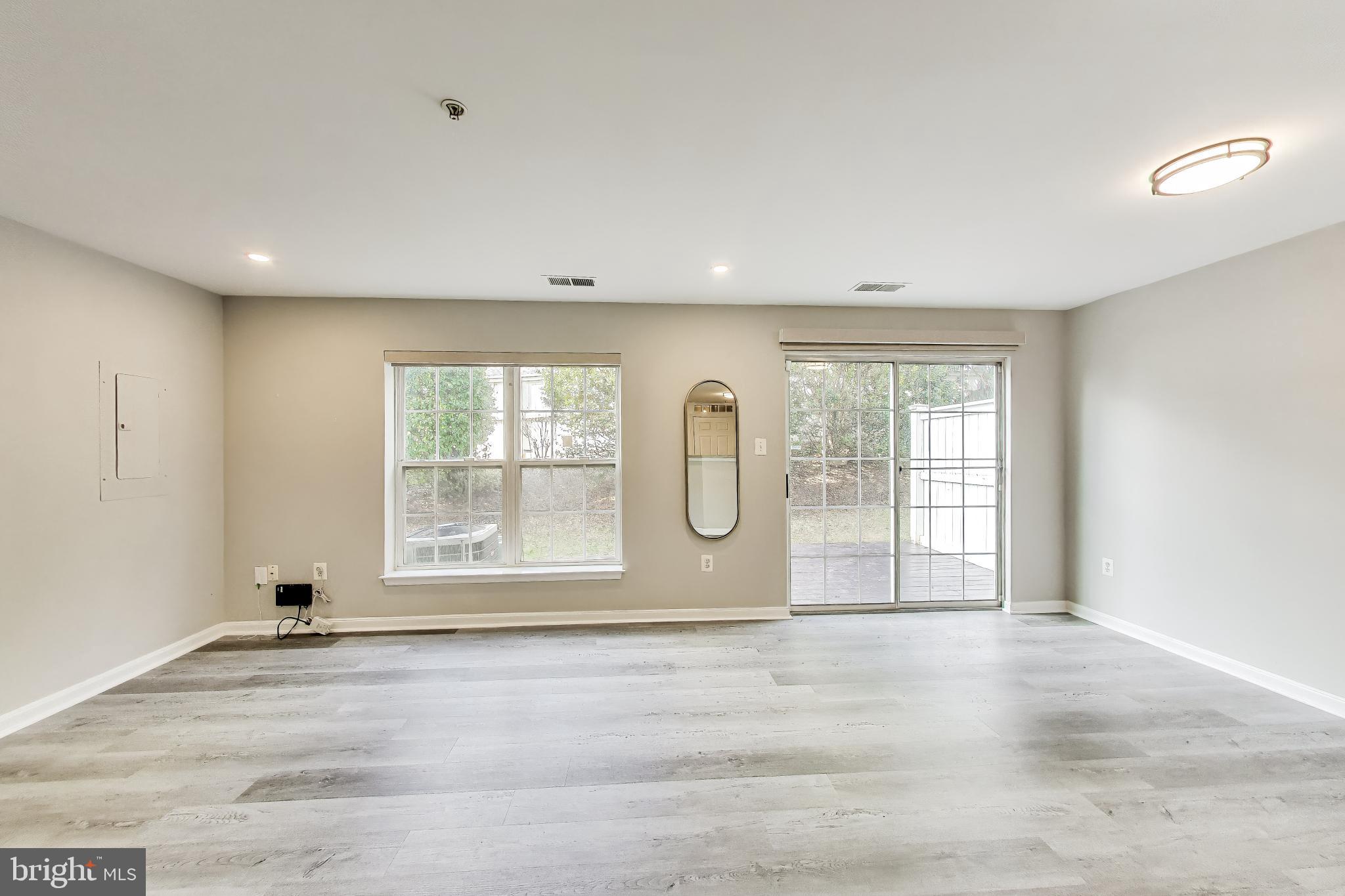 KING FARM WATKINS POND - Residential