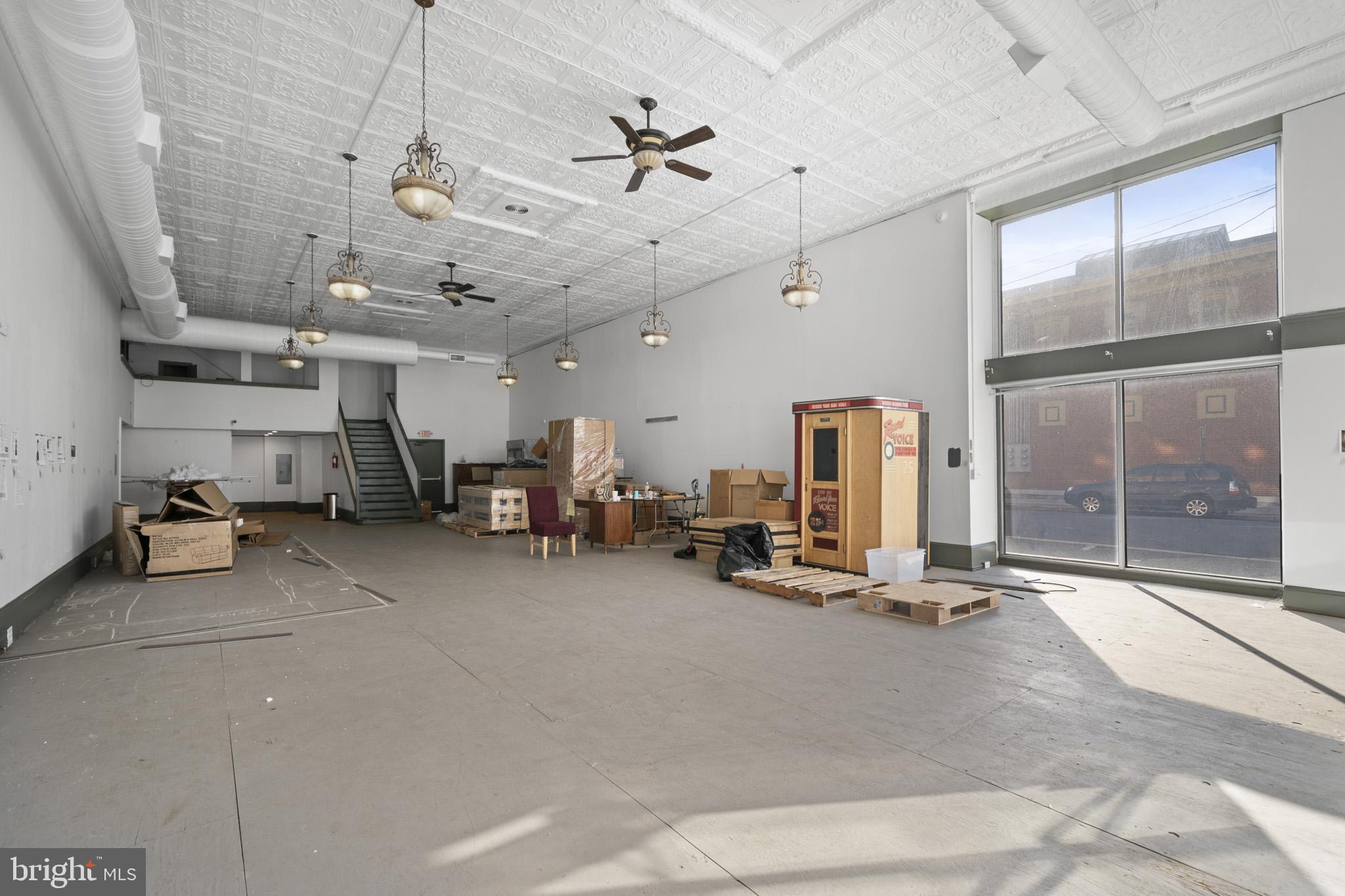 MARTINSBURG CITY - Commercial Sale