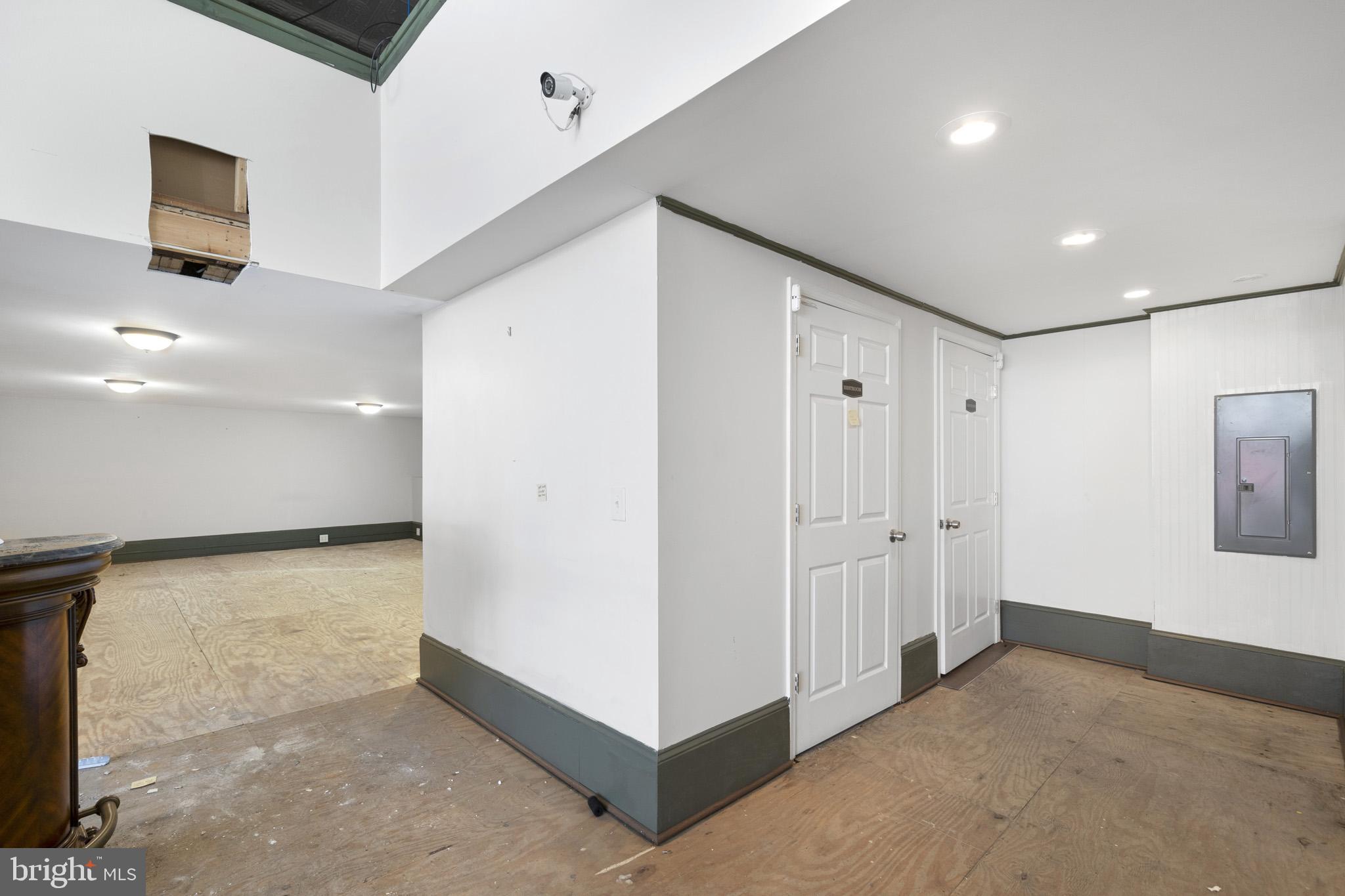 MARTINSBURG CITY - Commercial Sale