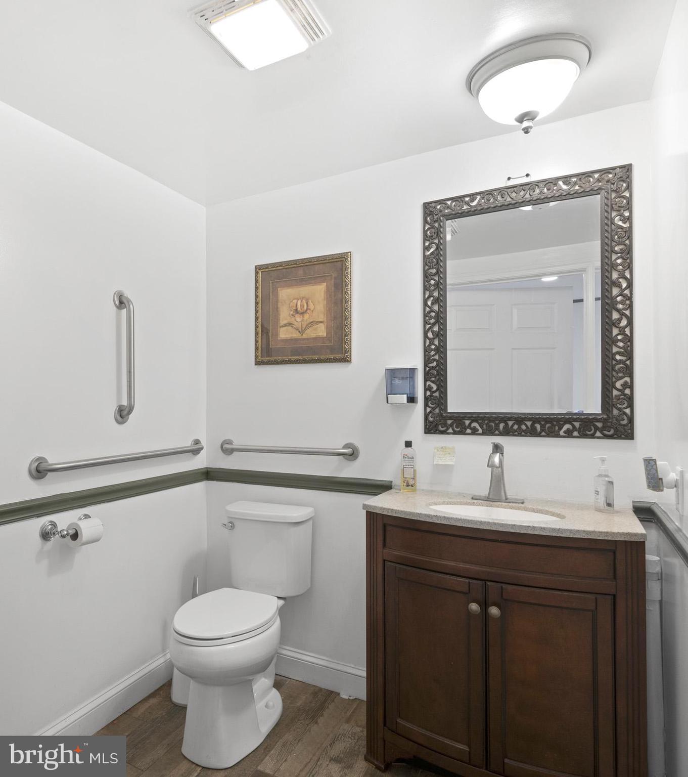 MARTINSBURG CITY - Commercial Sale