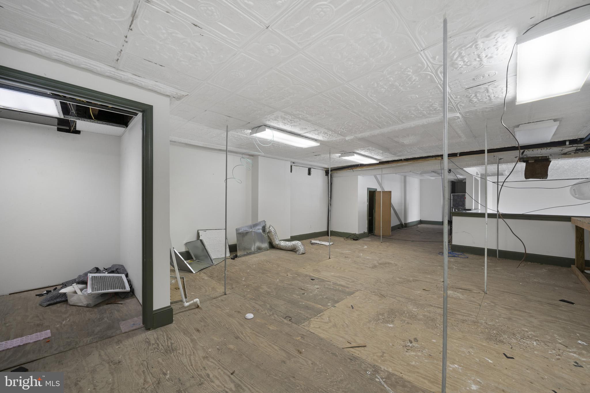 MARTINSBURG CITY - Commercial Sale