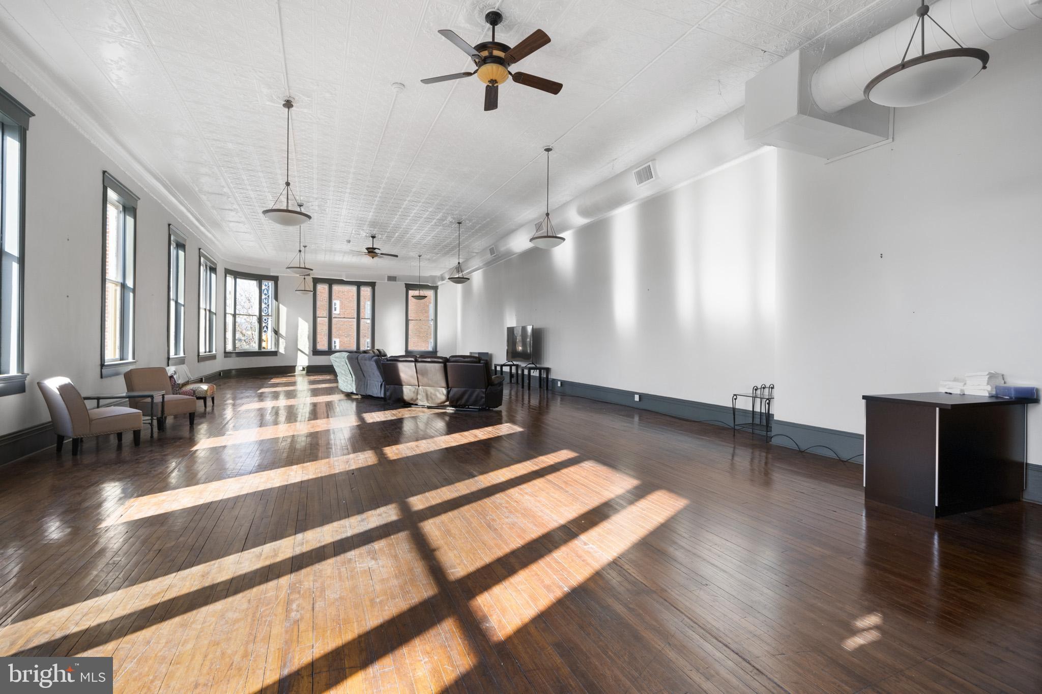 MARTINSBURG CITY - Commercial Sale