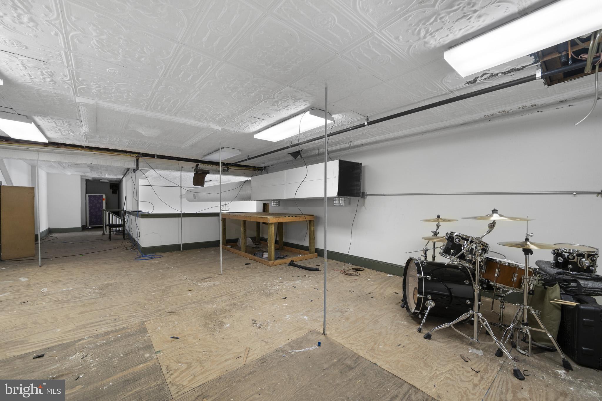 MARTINSBURG CITY - Commercial Sale