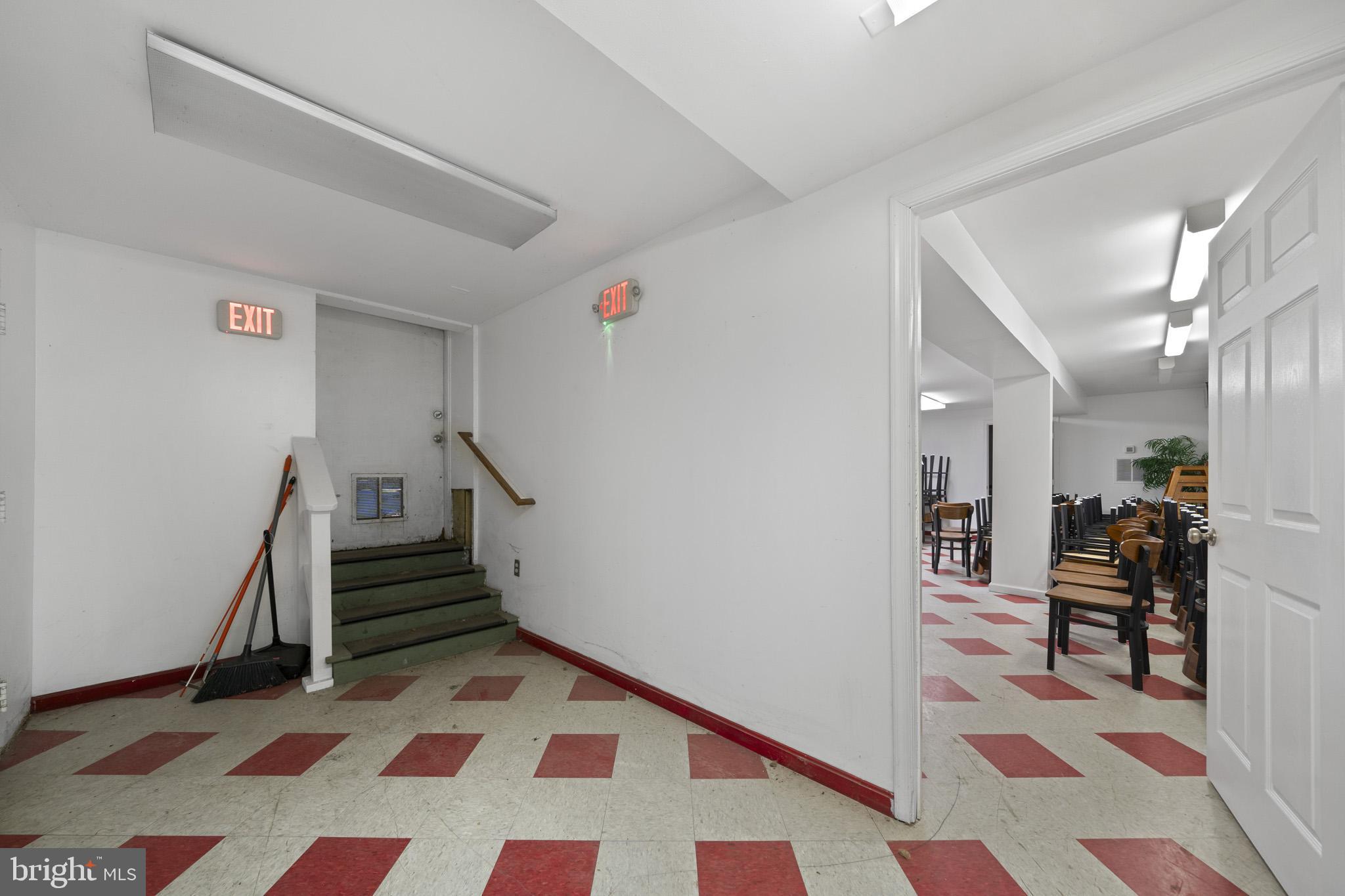 MARTINSBURG CITY - Commercial Sale