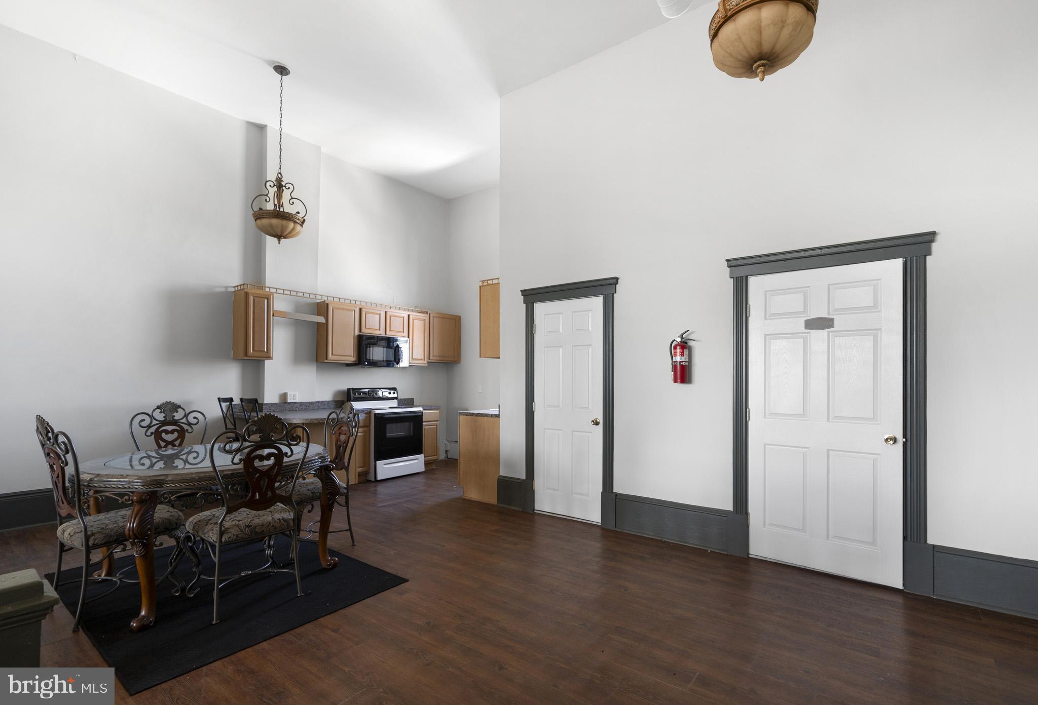 MARTINSBURG CITY - Commercial Sale