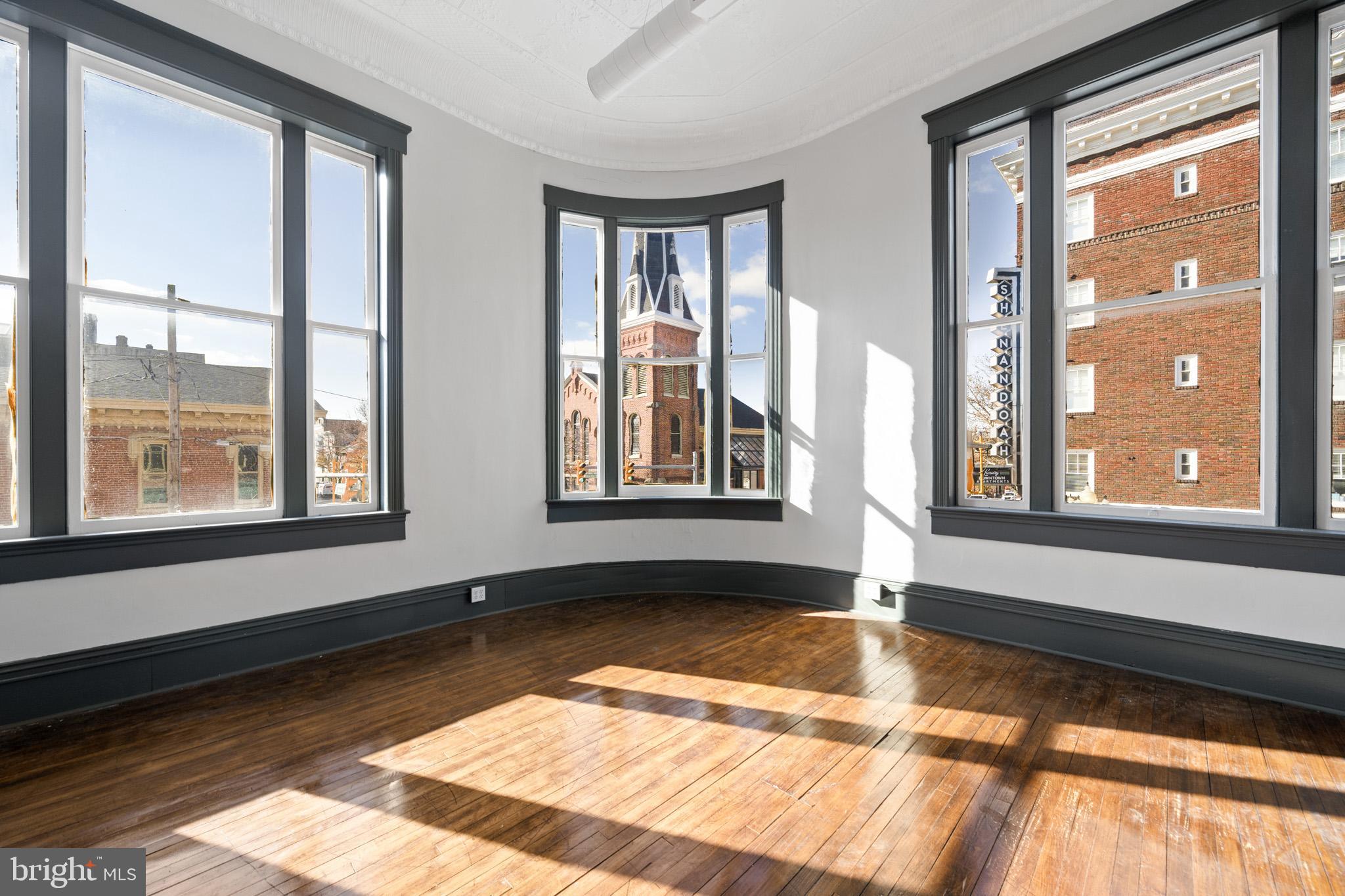 MARTINSBURG CITY - Commercial Sale