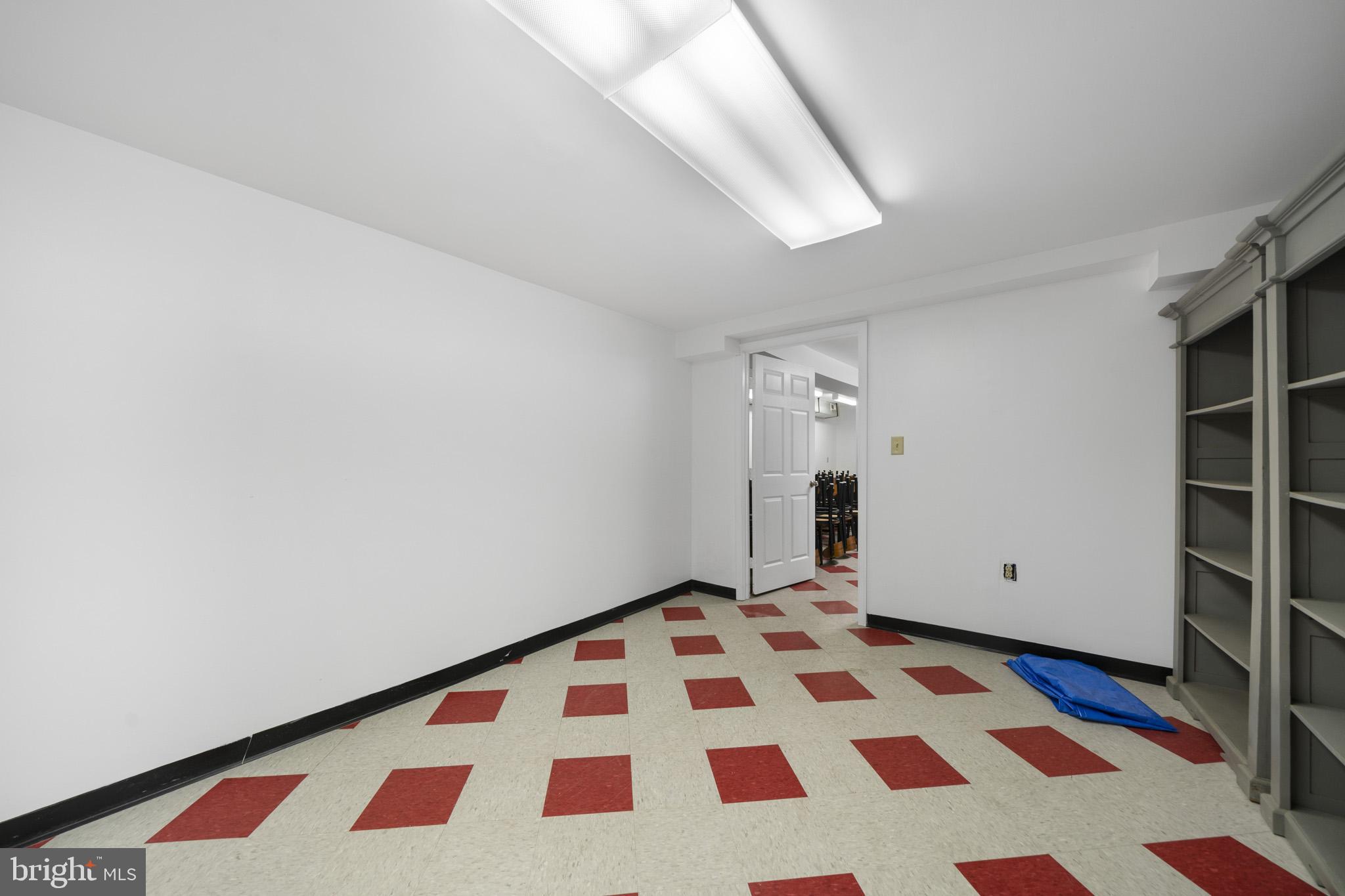 MARTINSBURG CITY - Commercial Sale