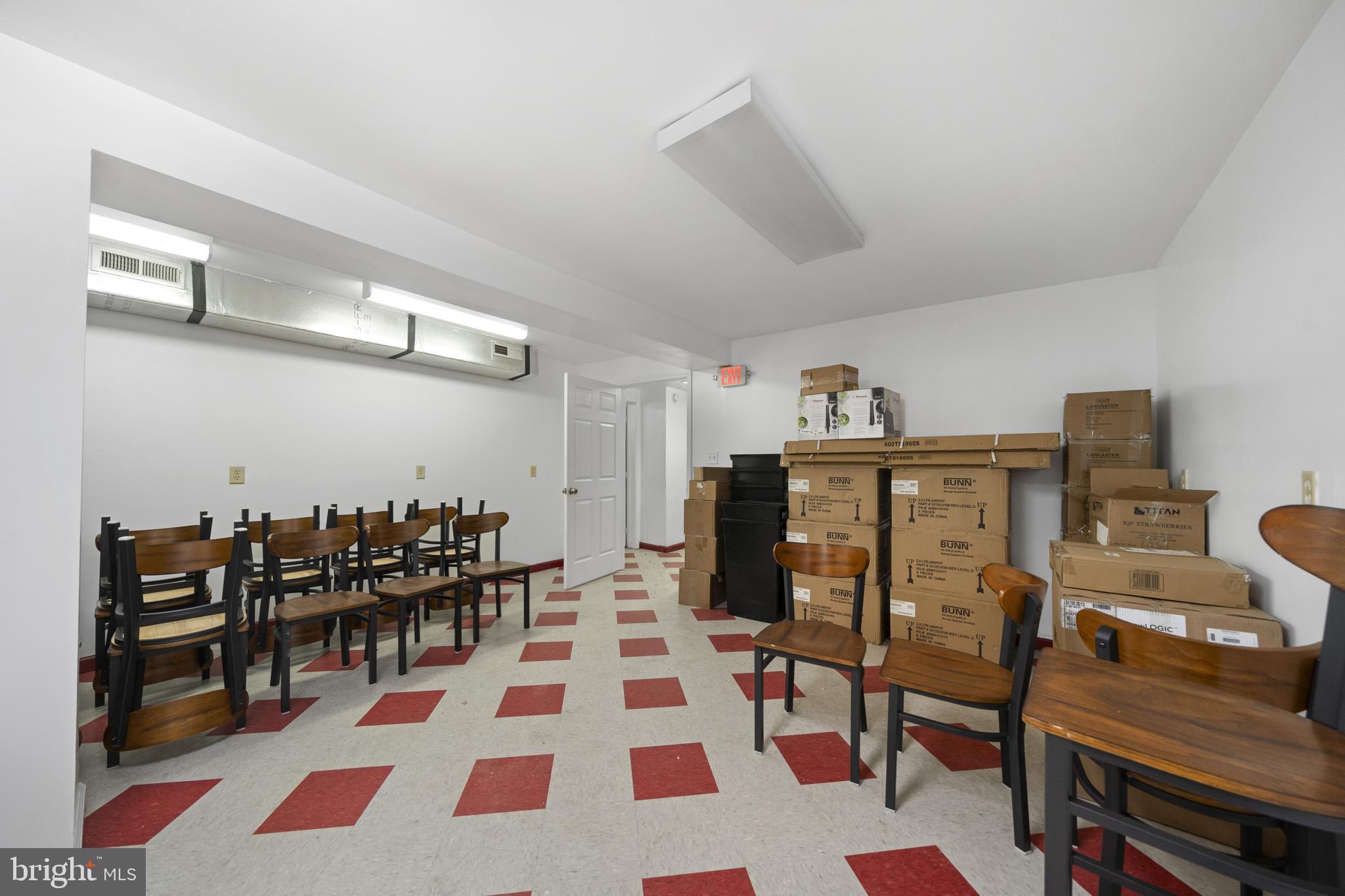 MARTINSBURG CITY - Commercial Sale