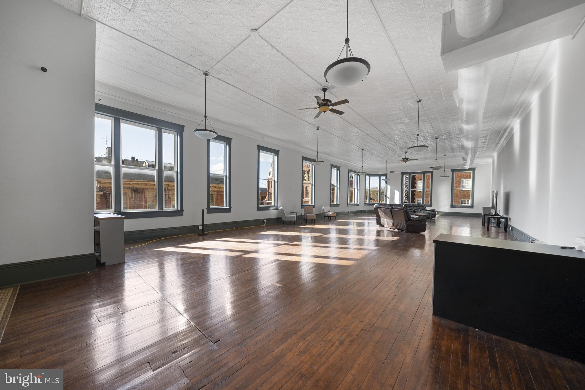 MARTINSBURG CITY - Commercial Sale