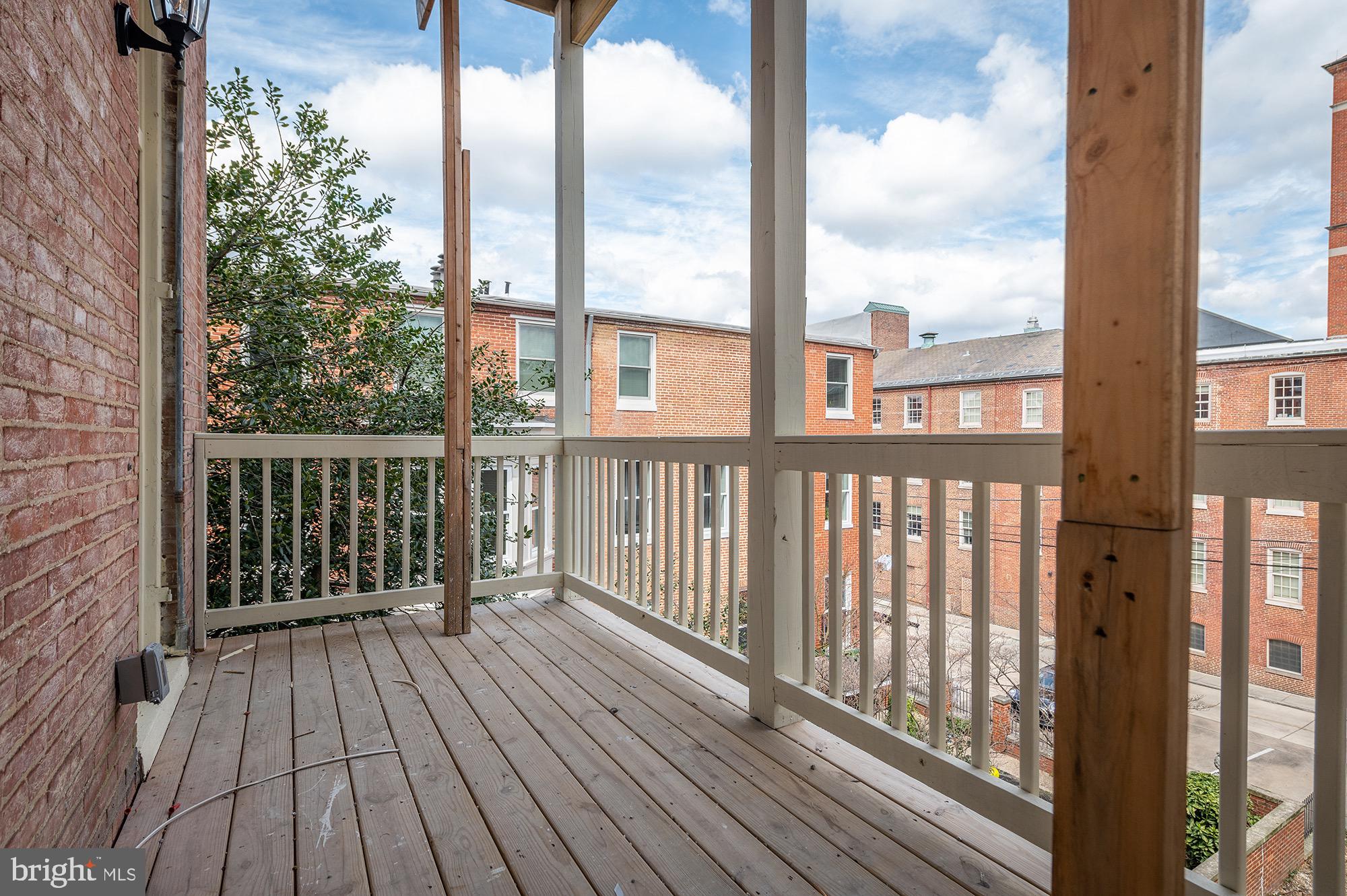 BOLTON HILL HISTORIC DISTRICT - Residential Lease