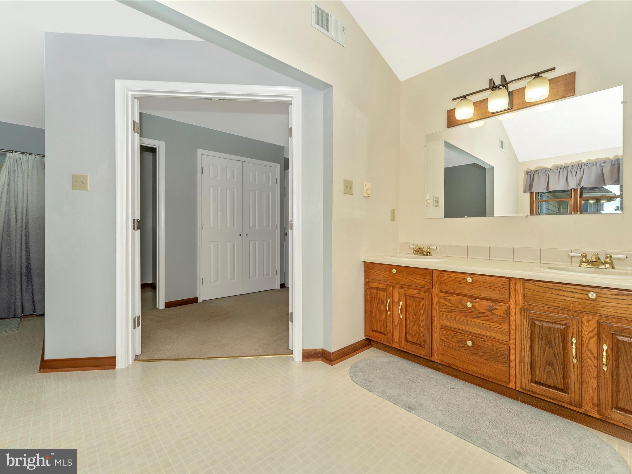 MIDDLETOWN - Residential