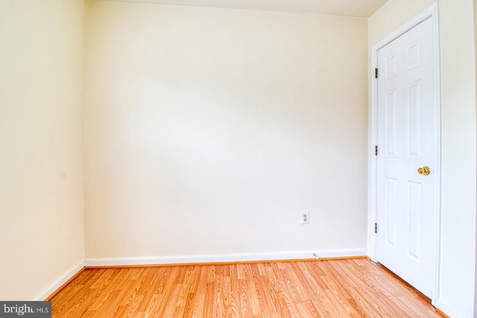 RIVERCHASE - Residential