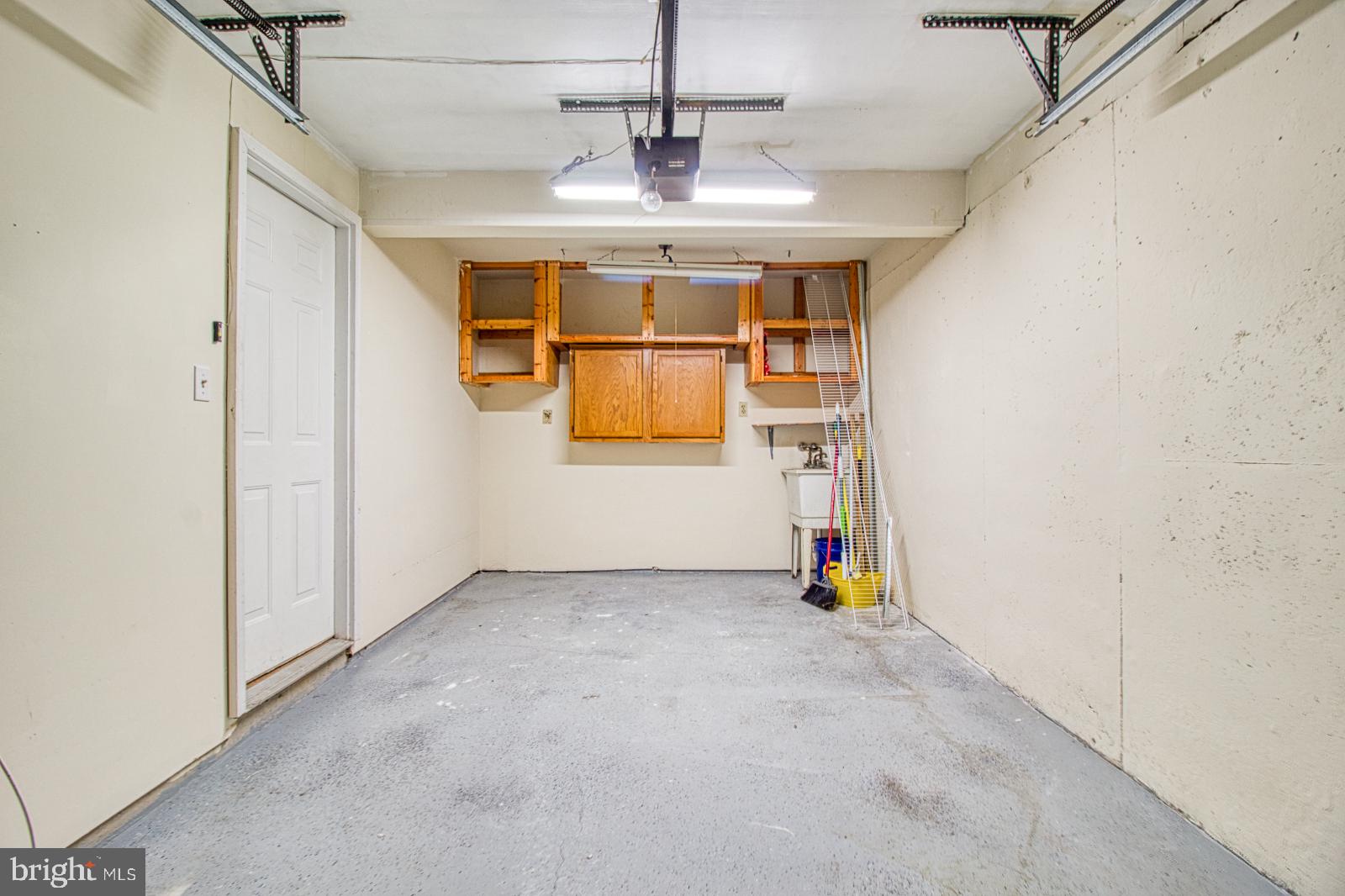 RIVERCHASE - Residential