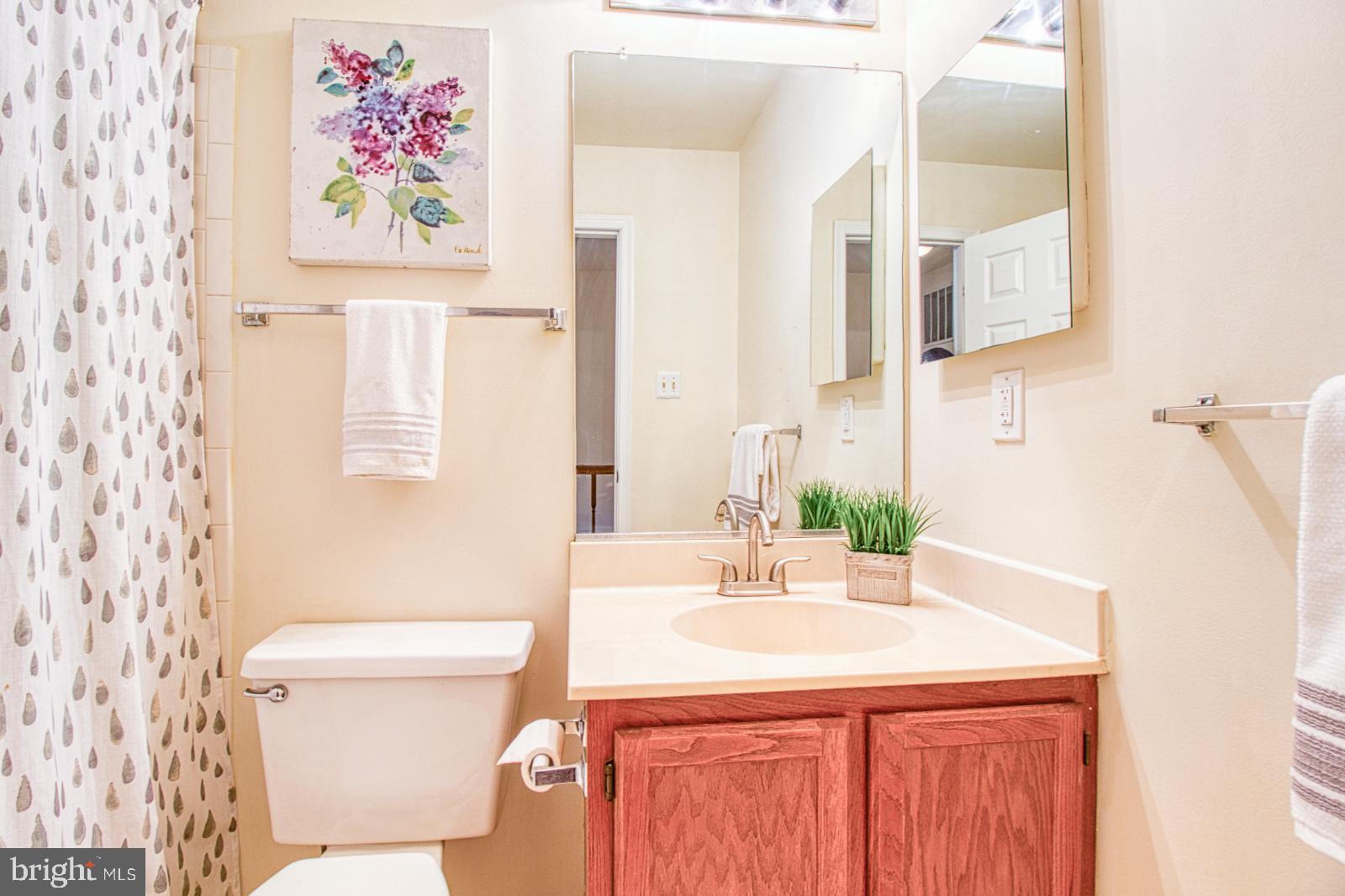 RIVERCHASE - Residential