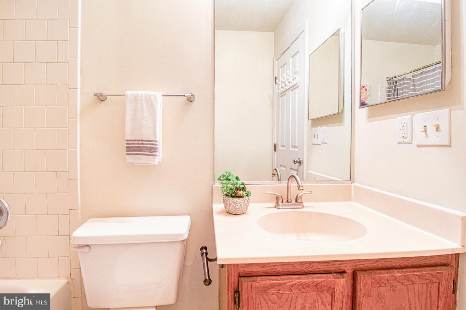 RIVERCHASE - Residential