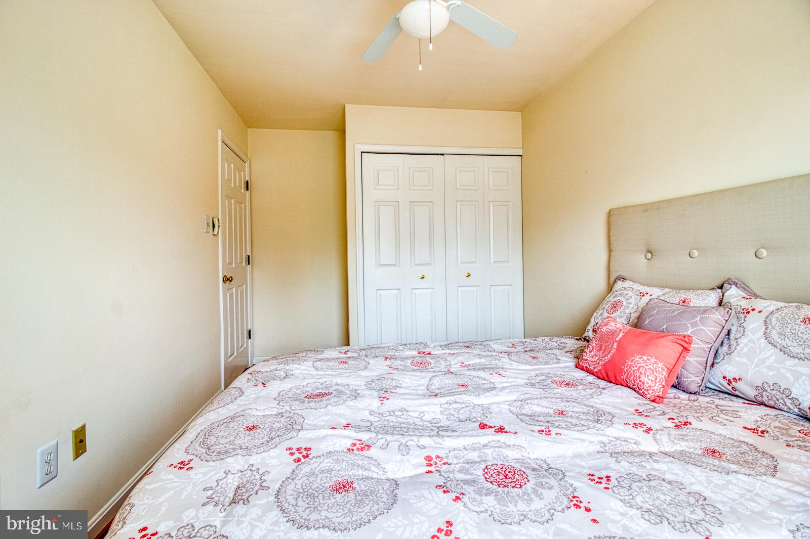 RIVERCHASE - Residential