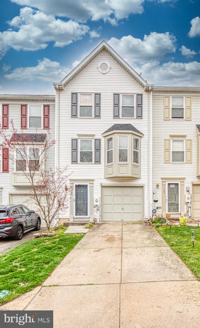 RIVERCHASE - Residential