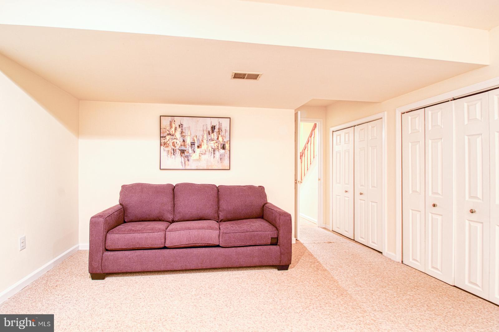 RIVERCHASE - Residential