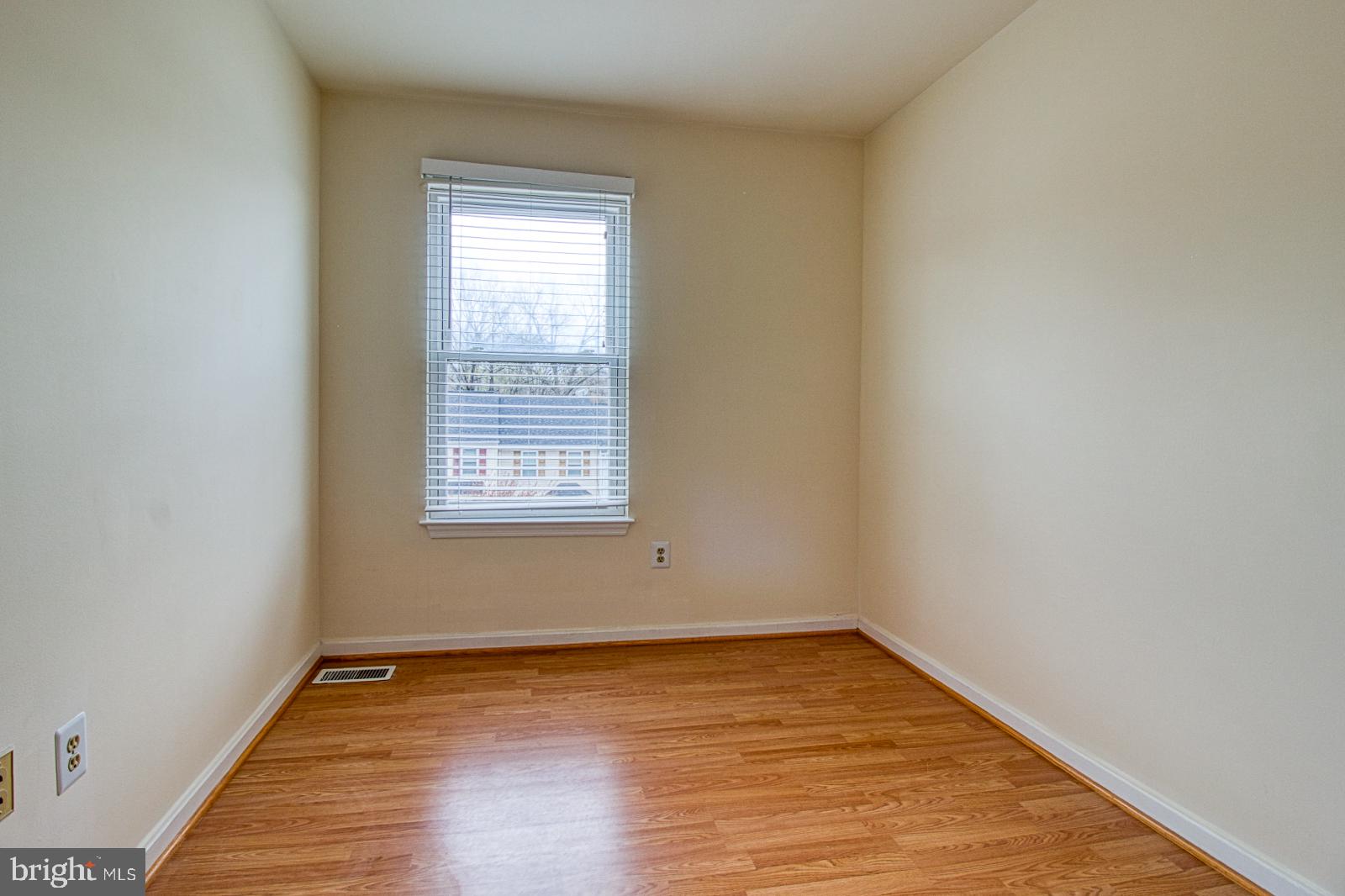 RIVERCHASE - Residential