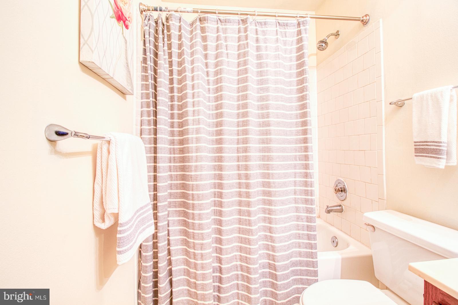 RIVERCHASE - Residential