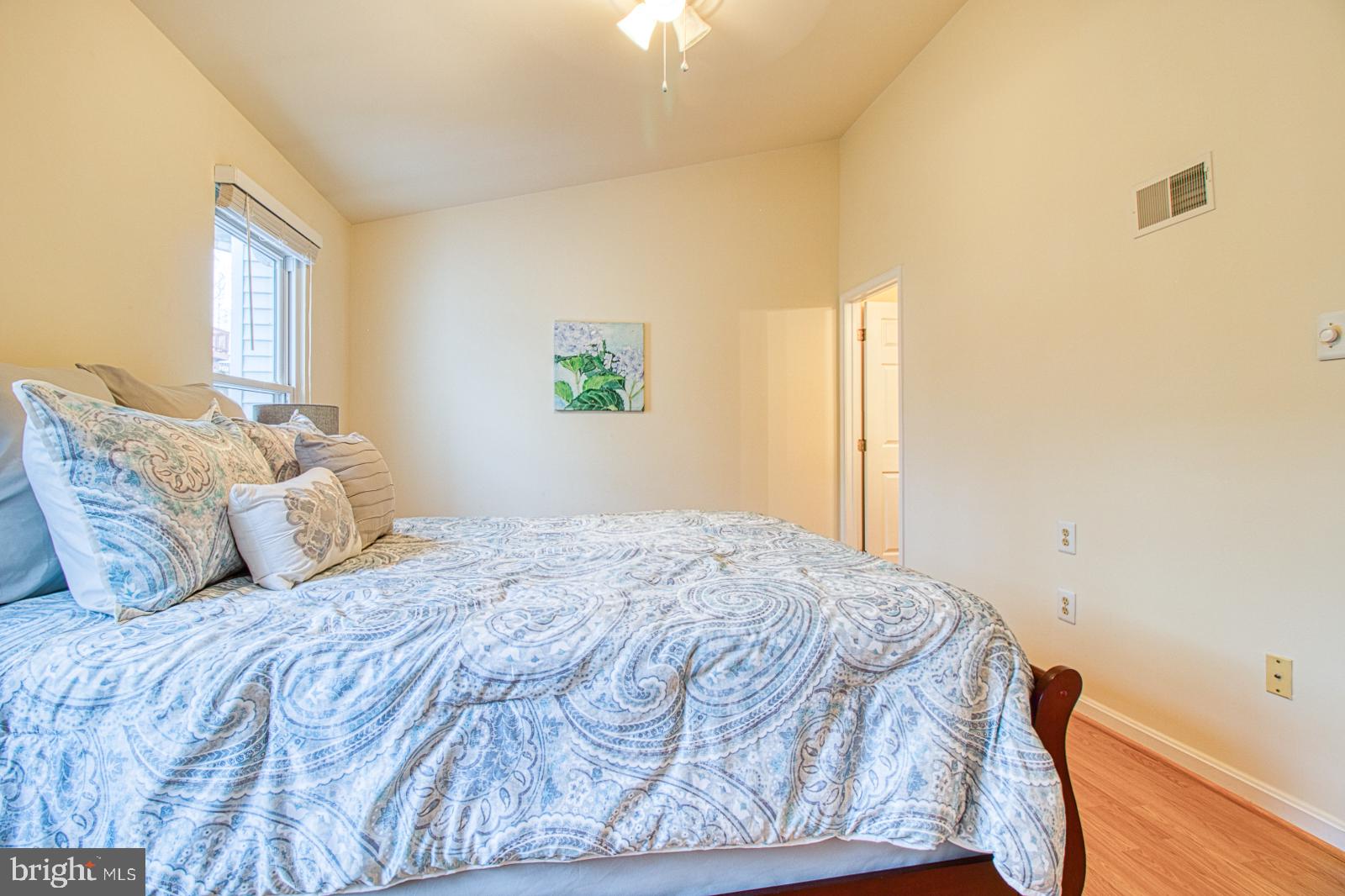 RIVERCHASE - Residential