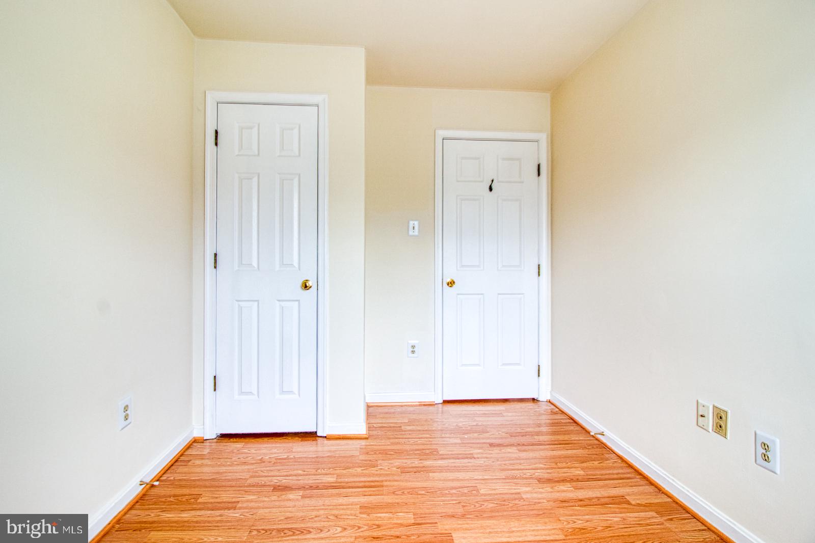 RIVERCHASE - Residential