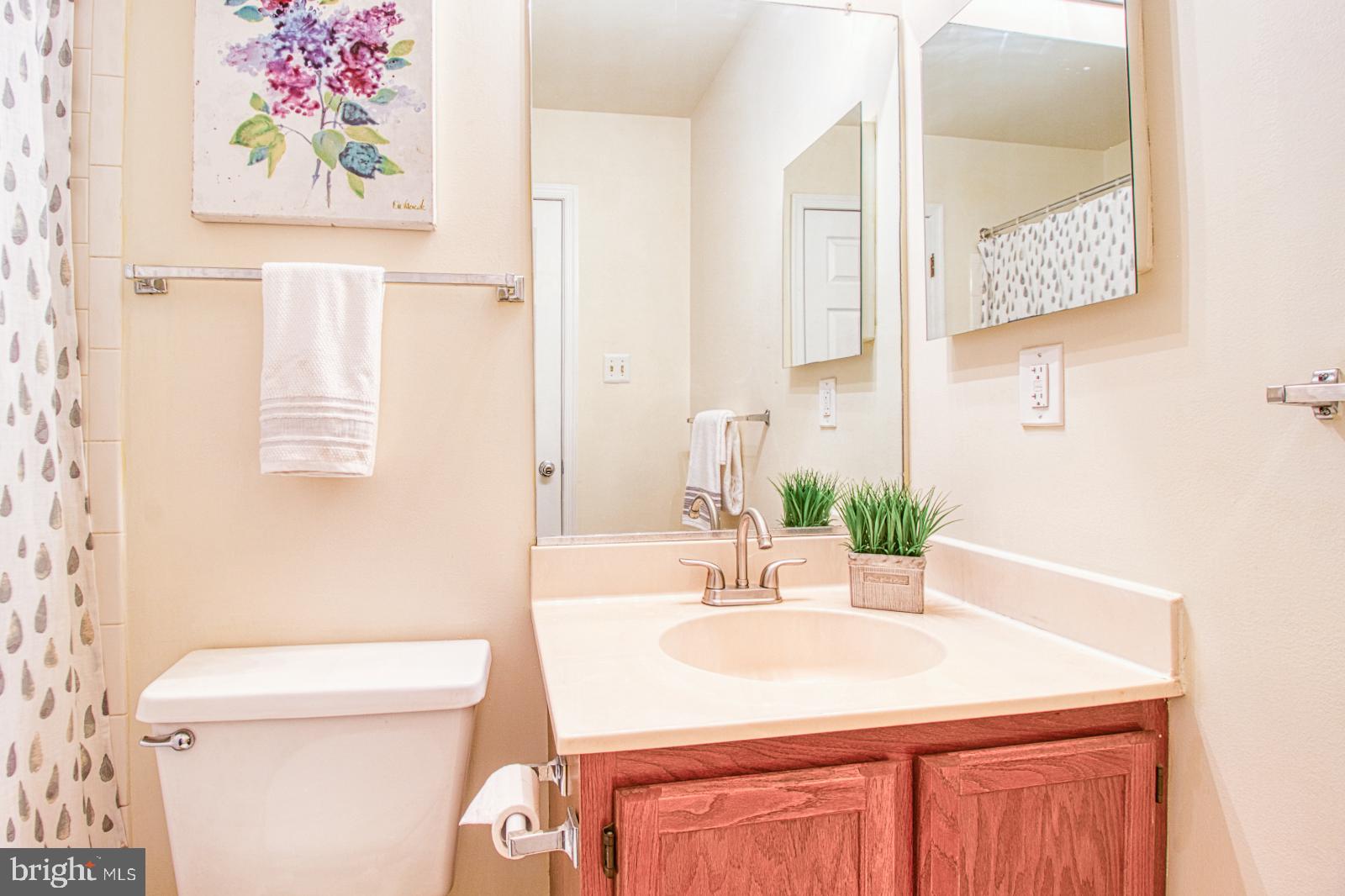 RIVERCHASE - Residential