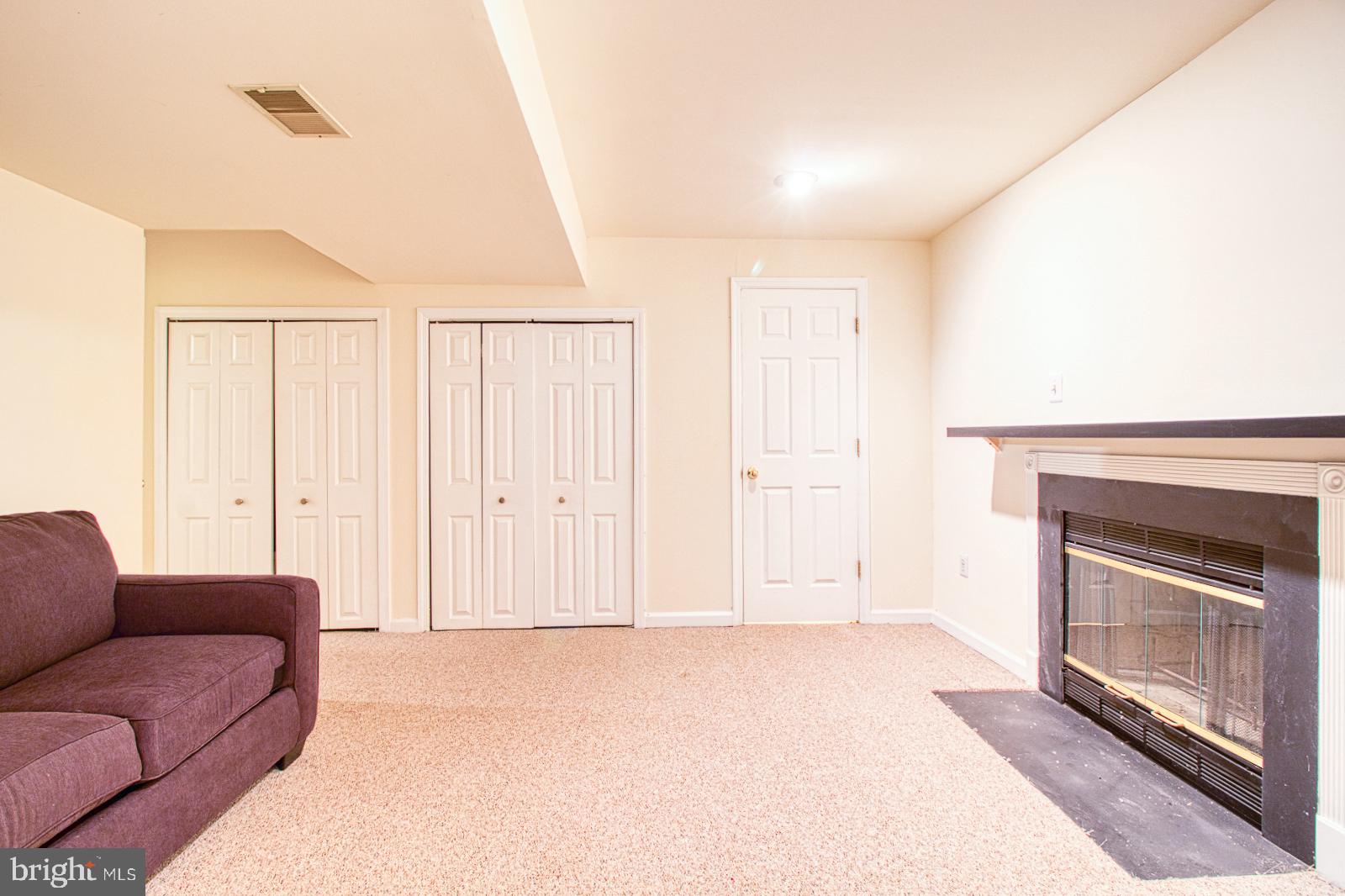 RIVERCHASE - Residential