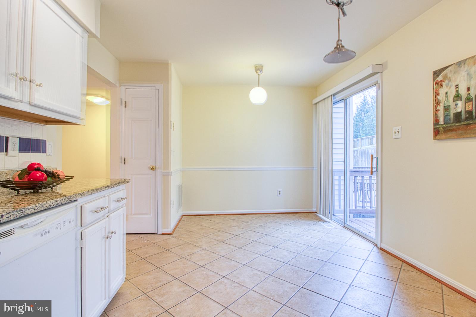 RIVERCHASE - Residential