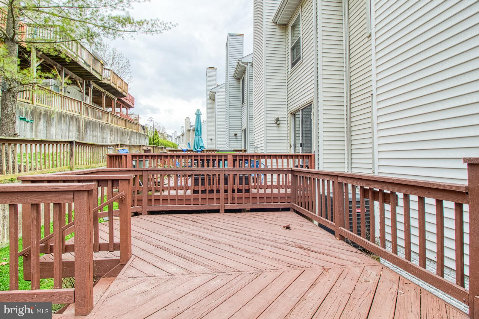 RIVERCHASE - Residential