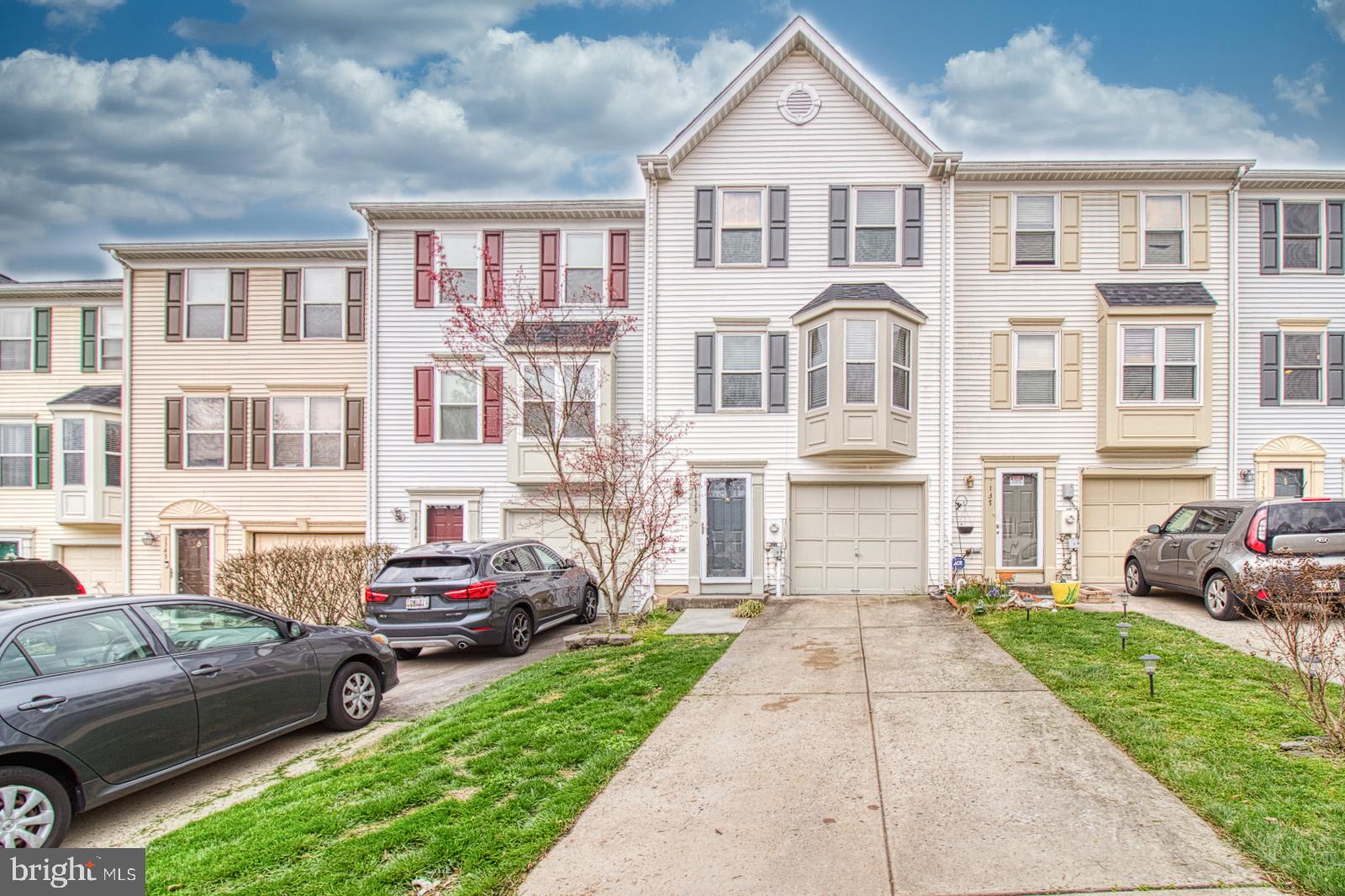 RIVERCHASE - Residential