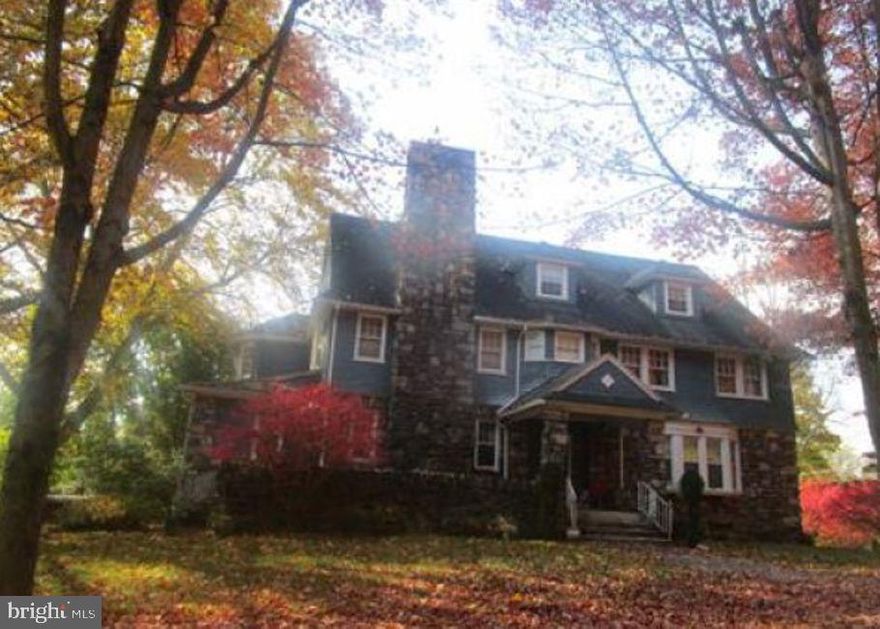 AUCTION-HOME CANNOT BE SHOWN - This Colonial style single family home offers 6 bedrooms and 4 bathrooms with approximately 3808 square feet of living space on a 0.61 acre lot. No Buyer Premium on this property. It is a criminal offense to trespass on this property. The seller has closing representation in this transaction. The buyer has the right to select their own title/closing company, or may use the seller s title company. The buyer is responsible for all closing costs in this transaction. In the event the buyer chooses their own title/closing company, the buyer will be responsible for additional costs for coordinating the closing that are completed by the seller s title company. The foreclosure deed has been recorded, allowing for shorter closing timelines. It is a criminal offense to trespass on this property. NO TRESPASSING. DO NOT DISTURB ANY OCCUPANTS!