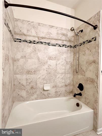 LINTON AT BALLENGER - Residential Lease