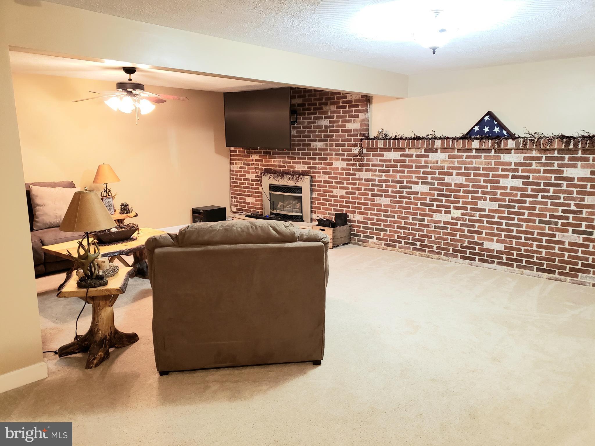 SHERWOOD ACRES - Residential