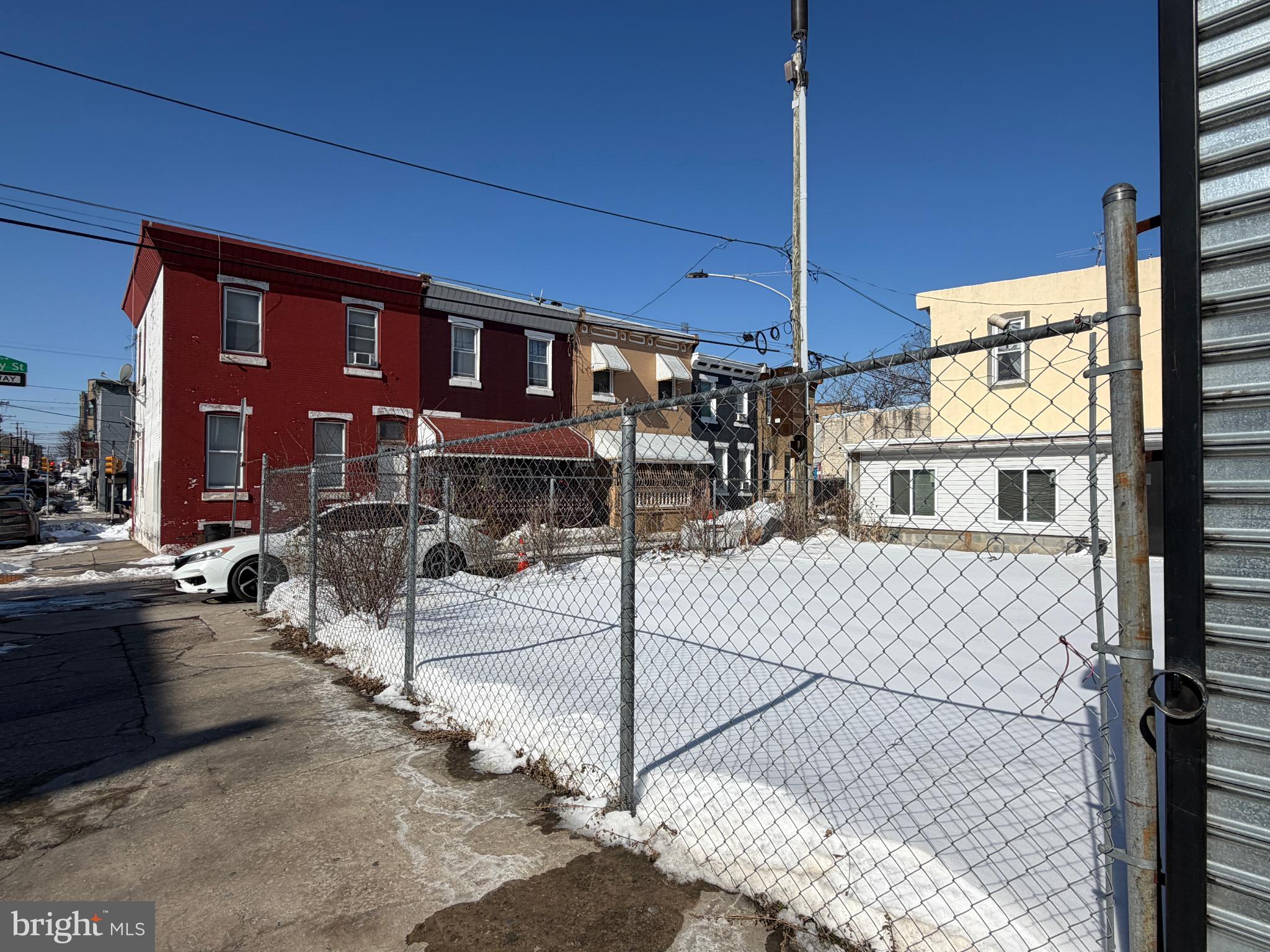 NORRIS SQUARE - Land