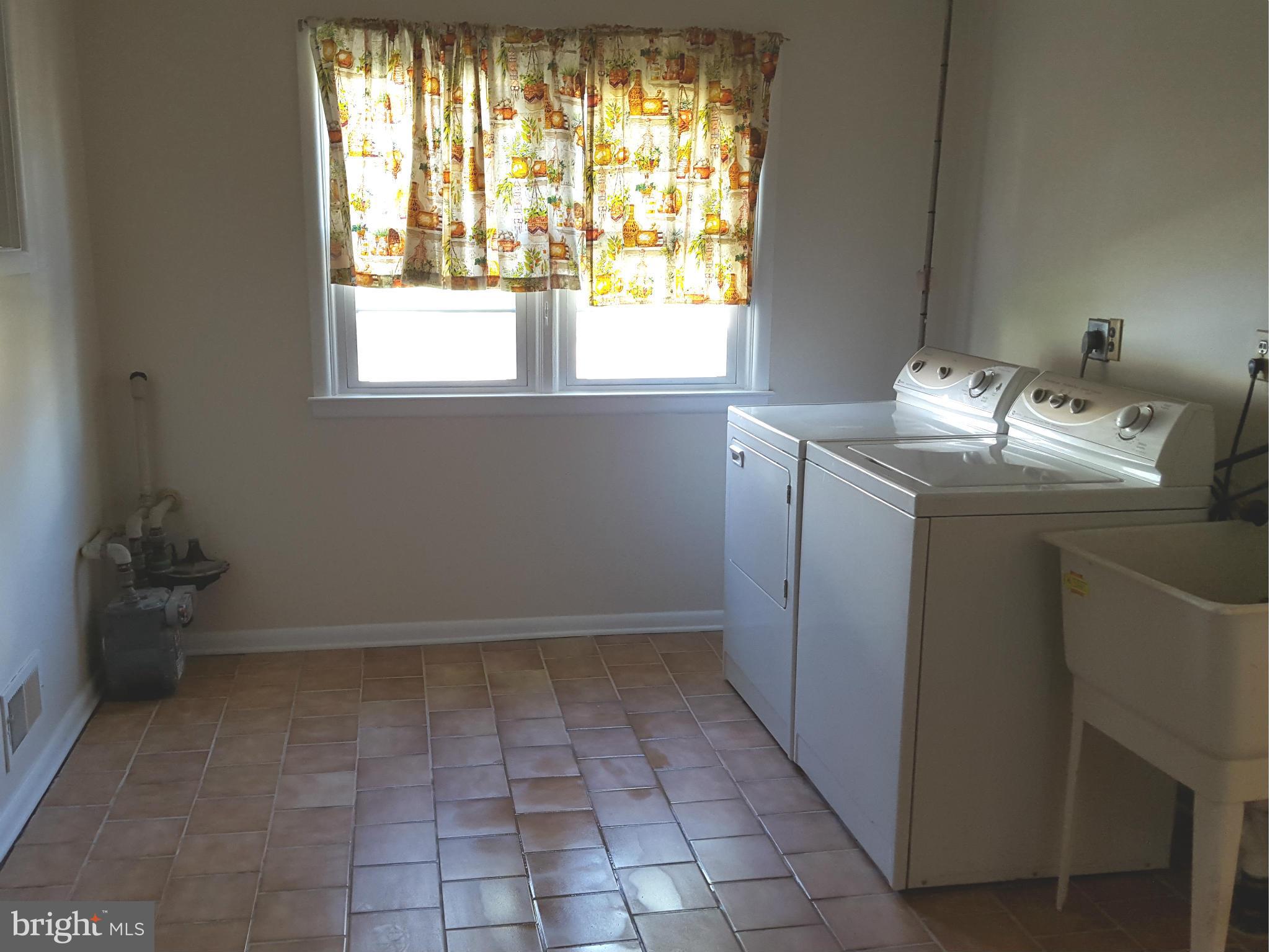 CAMPFIELD GARDENS - Residential