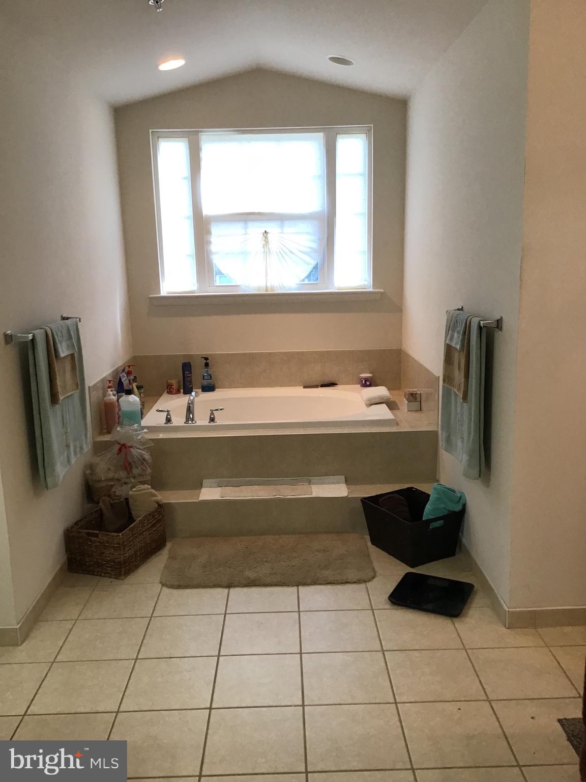 HILLANTRAE-PLAT 1> - Residential