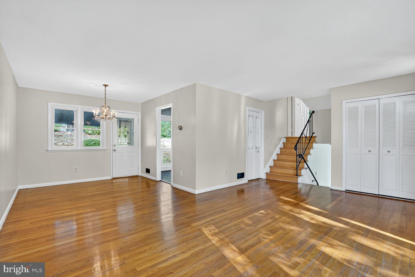 6120 SQUIRE LANE