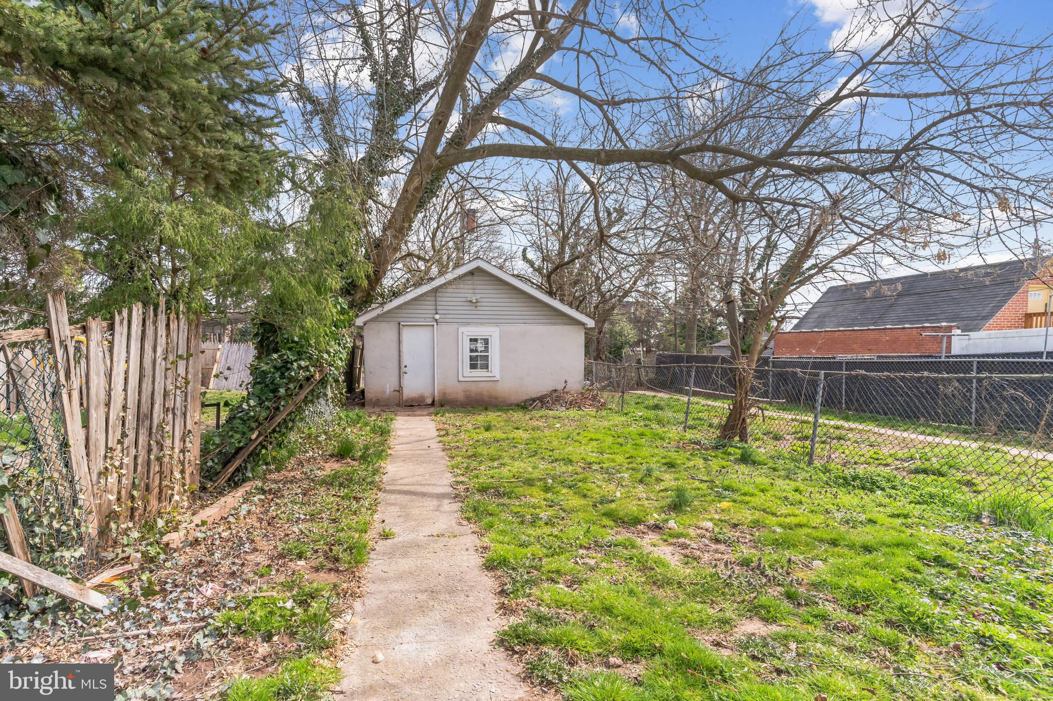 NORRISTOWN - Residential