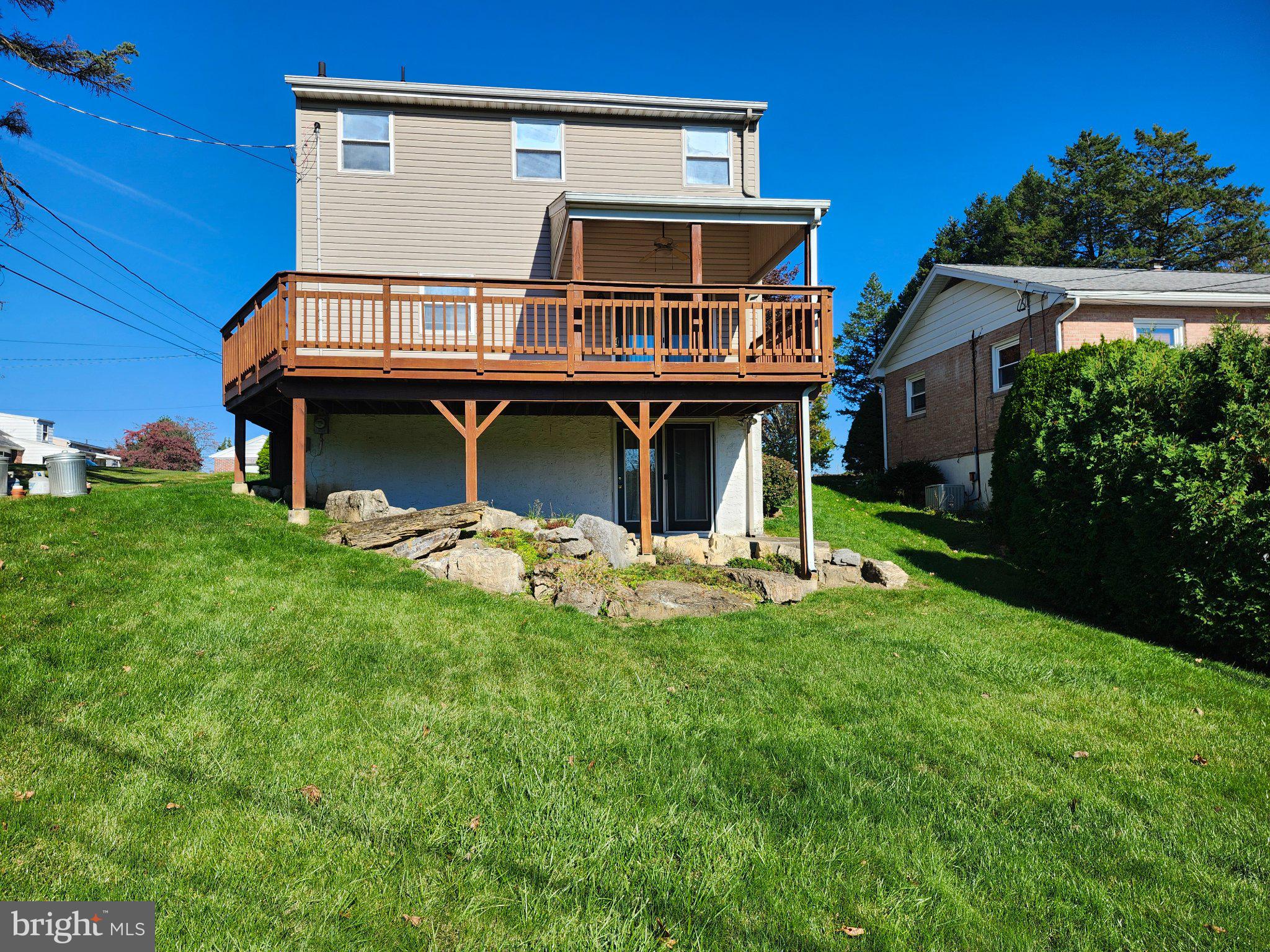 26 ROSEMONT AVENUE