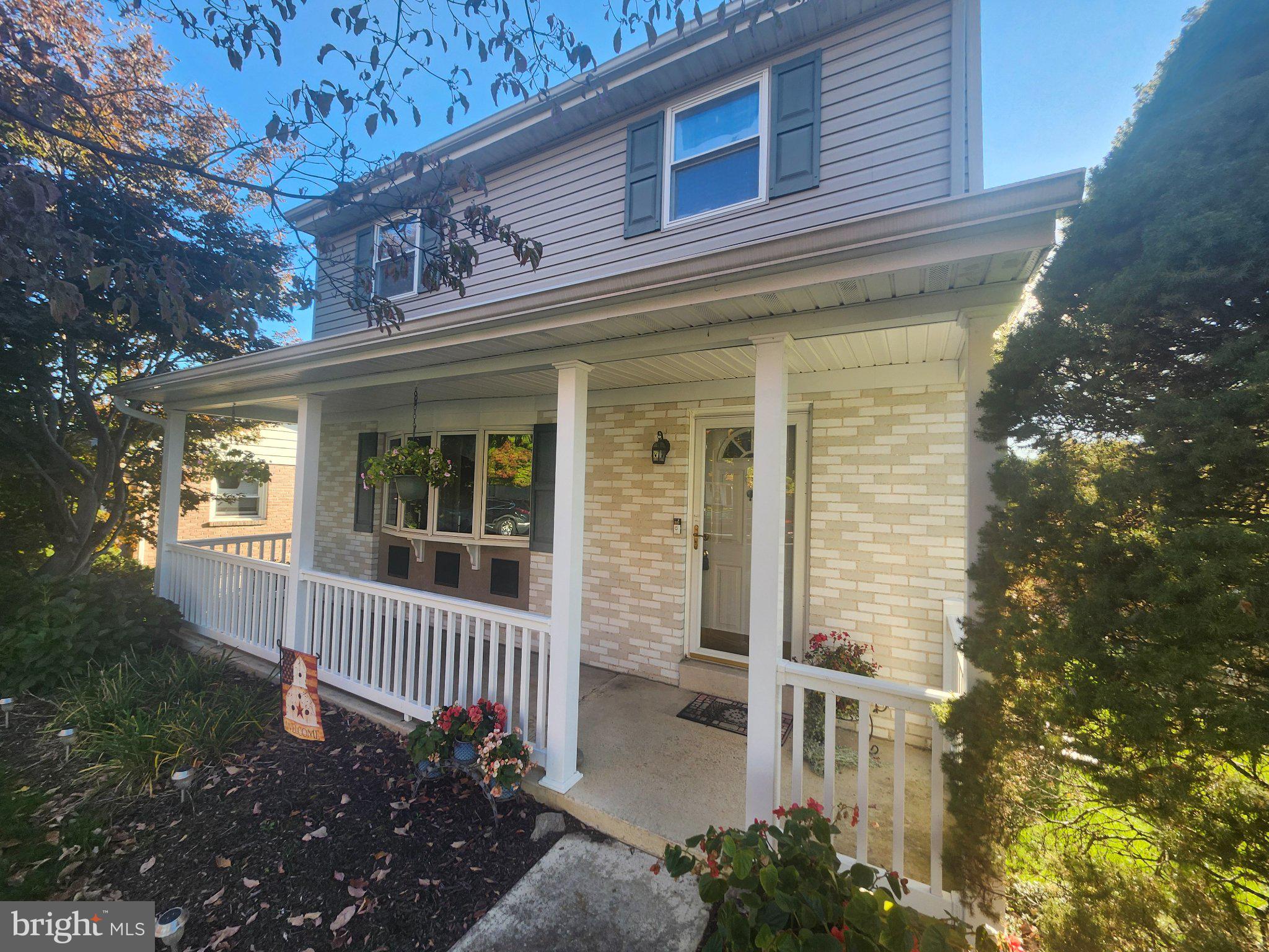 26 ROSEMONT AVENUE