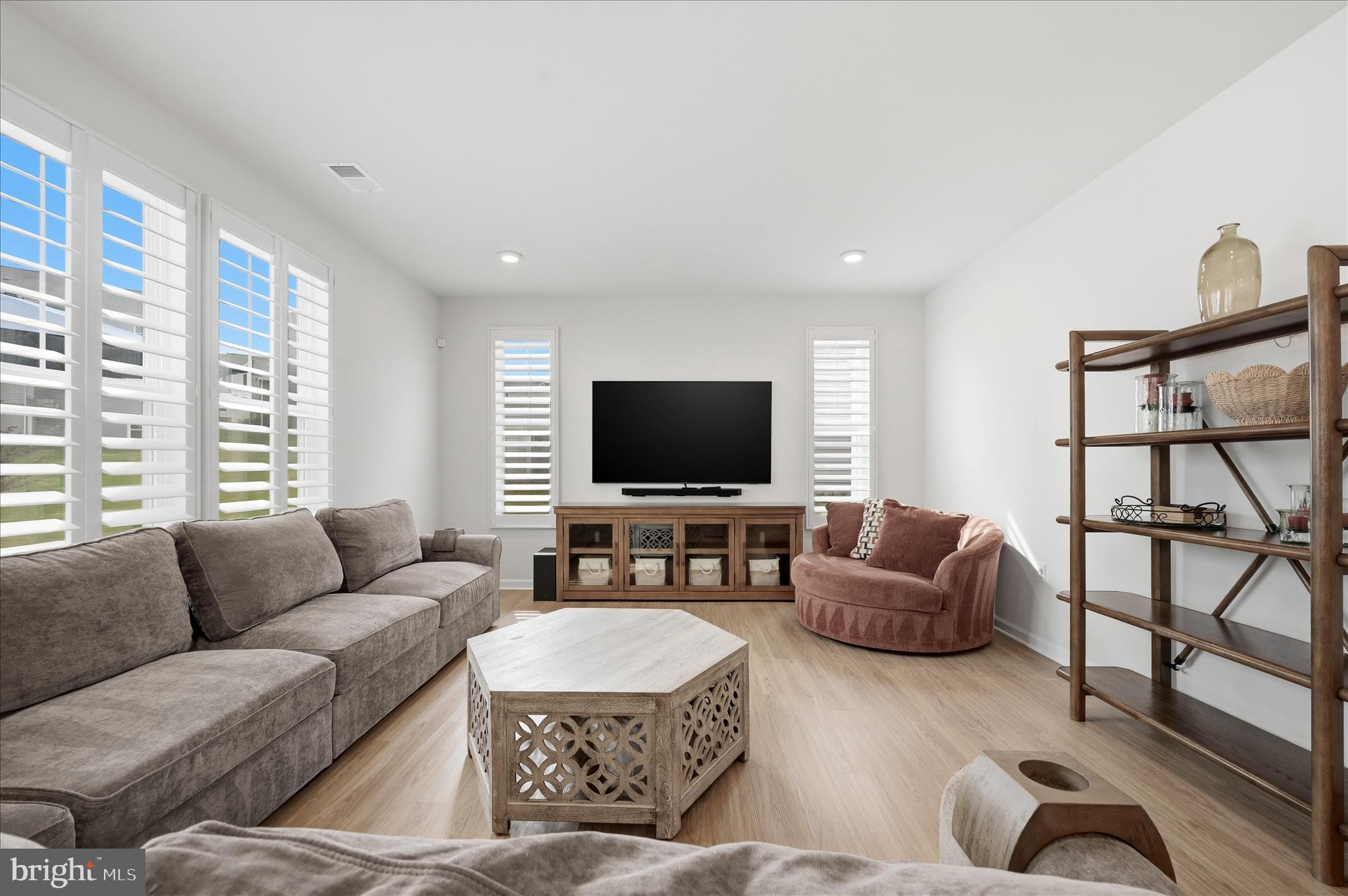 PRESIDENTS POINTE - Residential