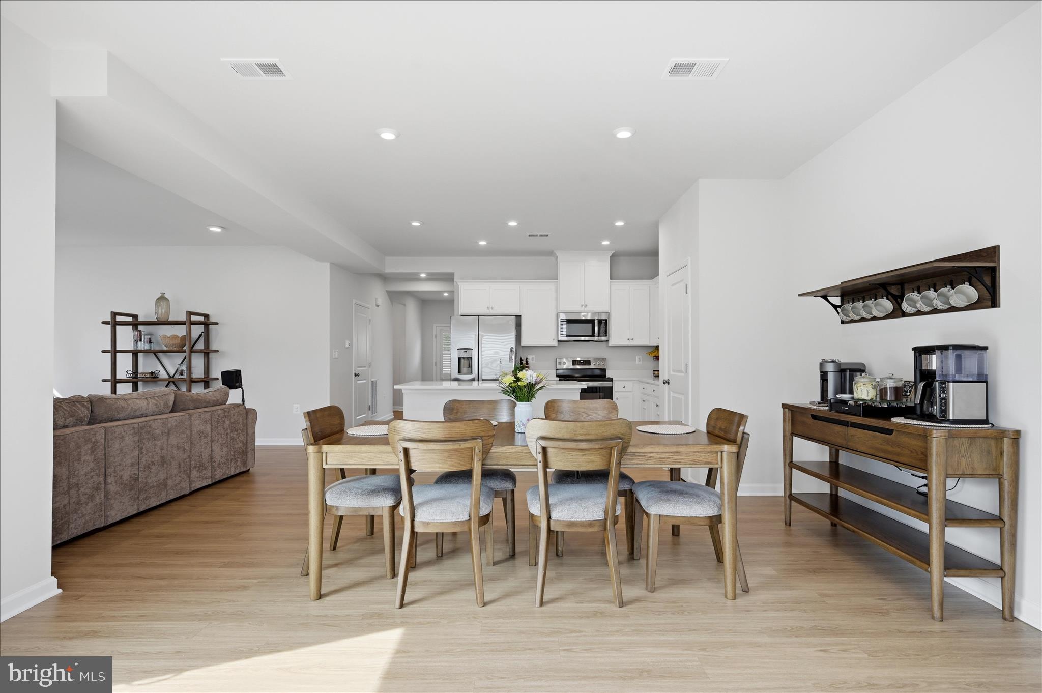 PRESIDENTS POINTE - Residential