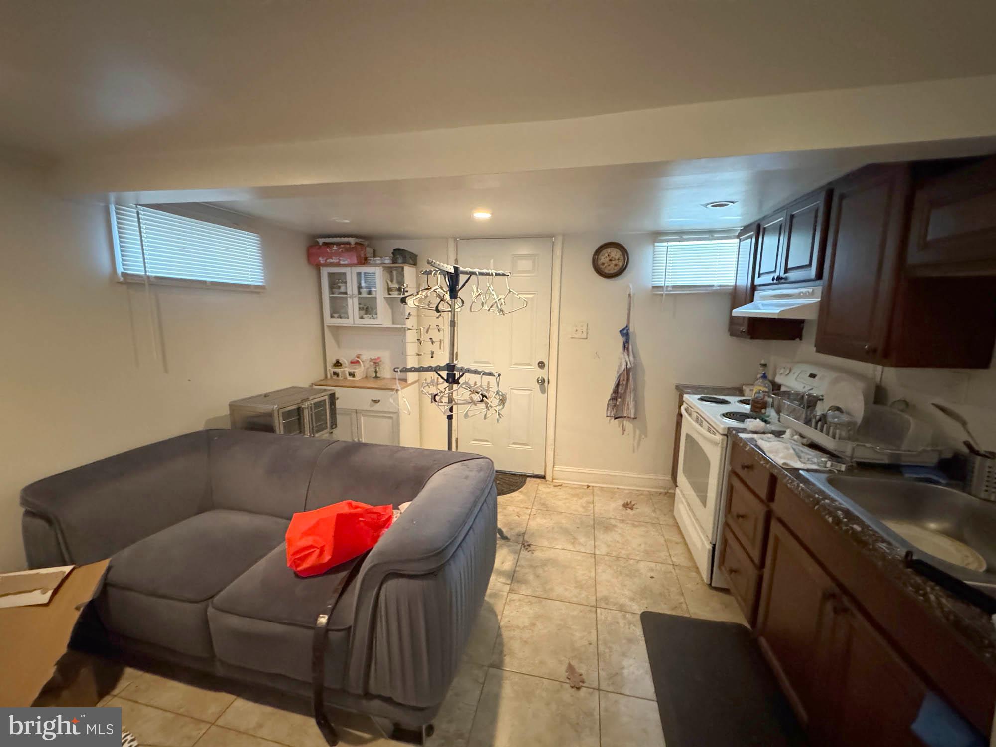 NEW CARROLLTON - Residential