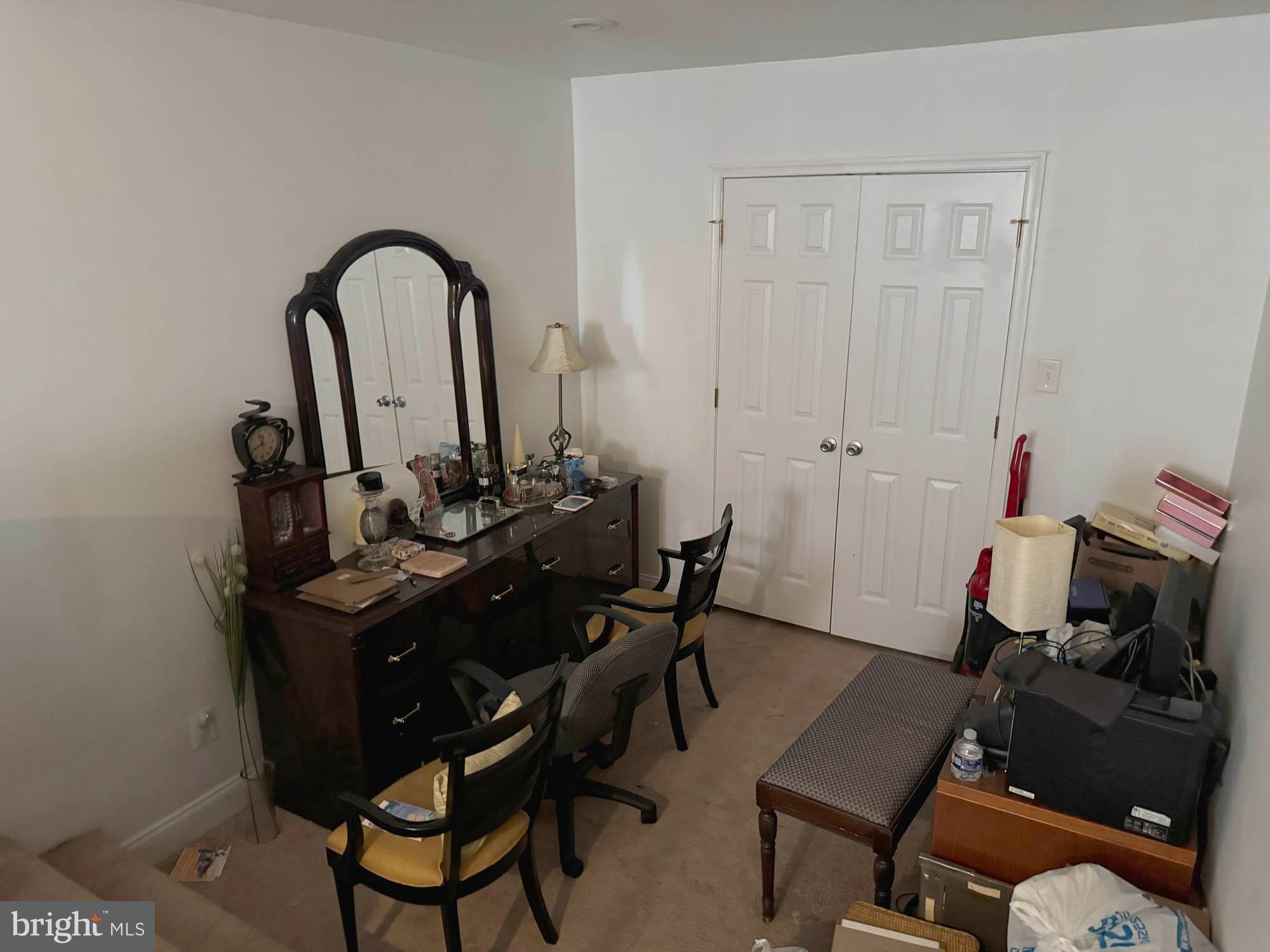 NEW CARROLLTON - Residential