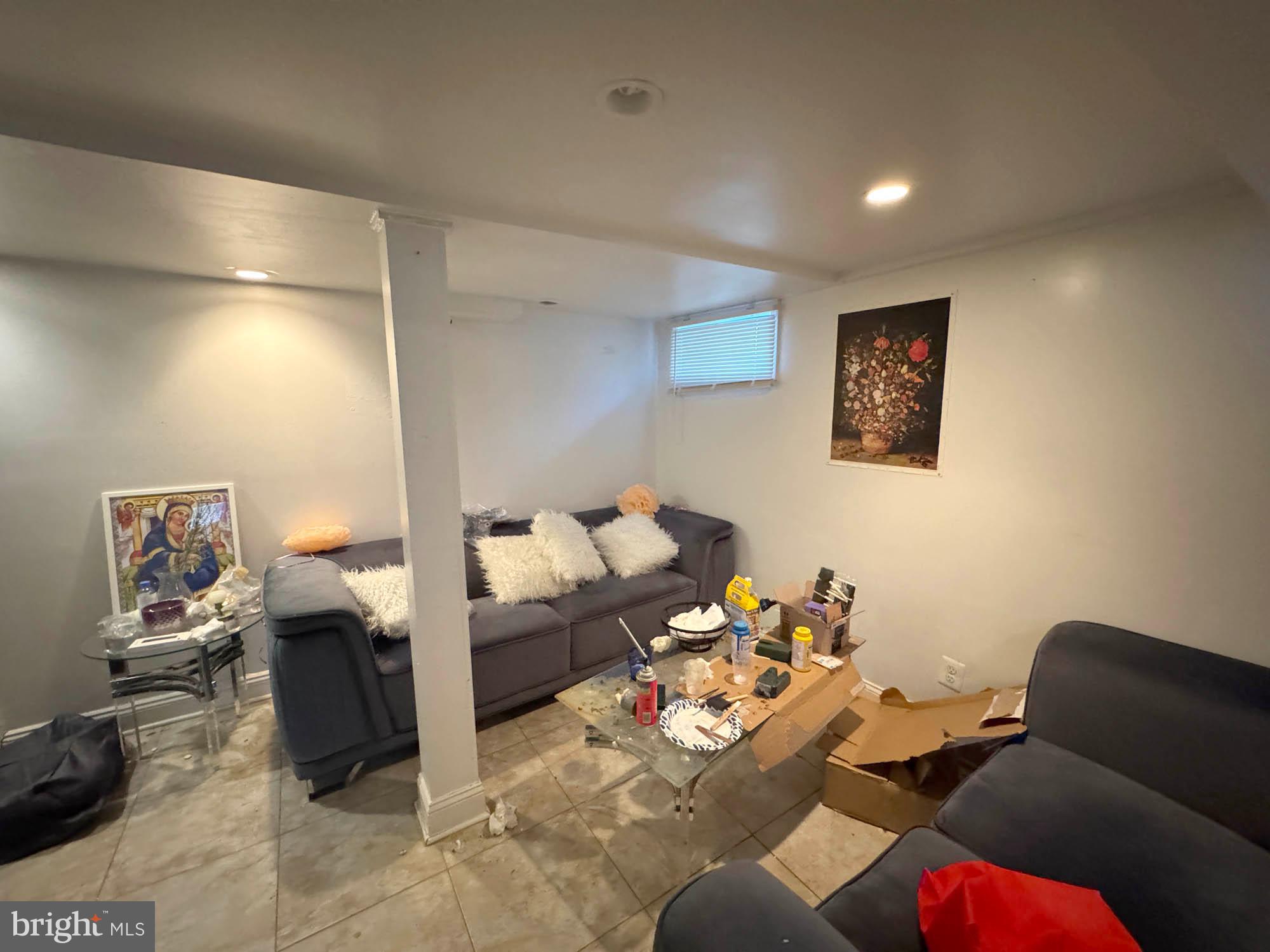 NEW CARROLLTON - Residential