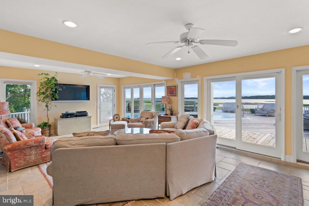 MAISONS SUR-MER - Residential